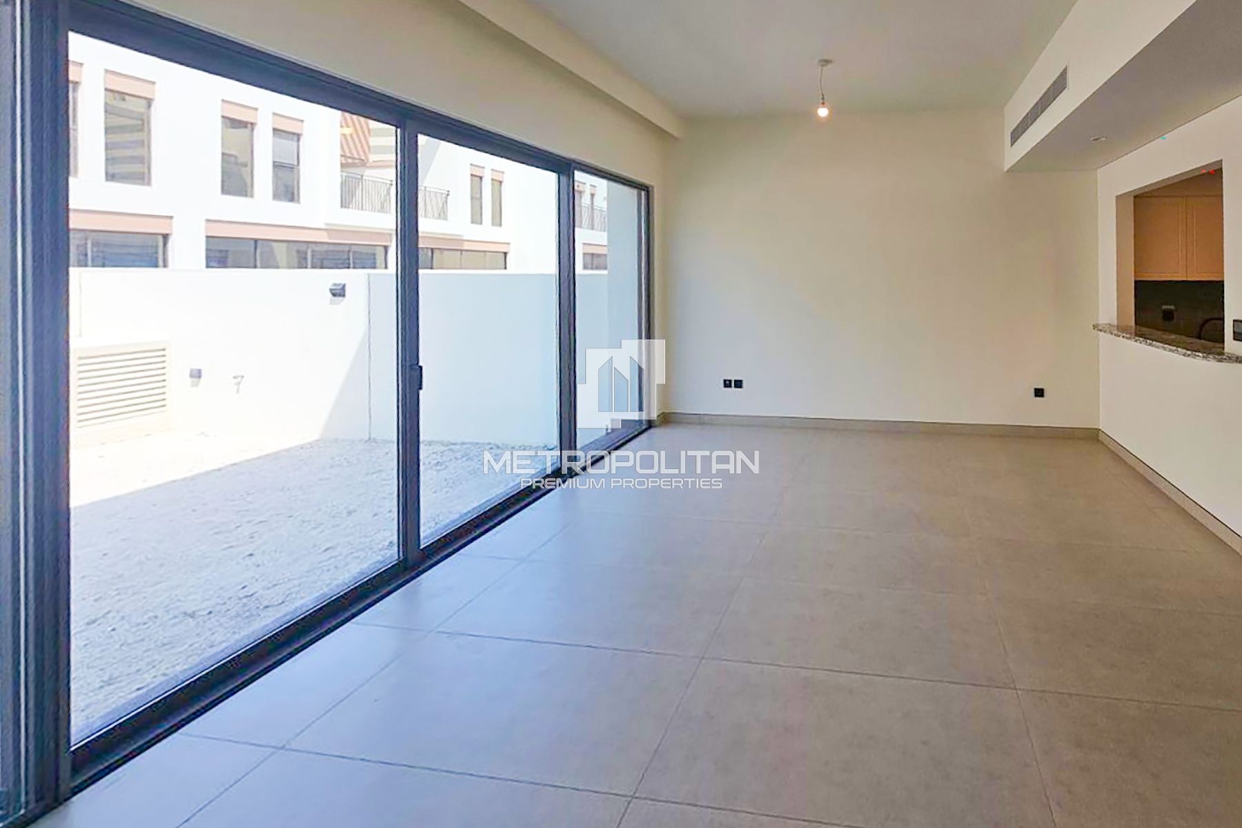 Brand New | Multiple Cheques | Private Garden