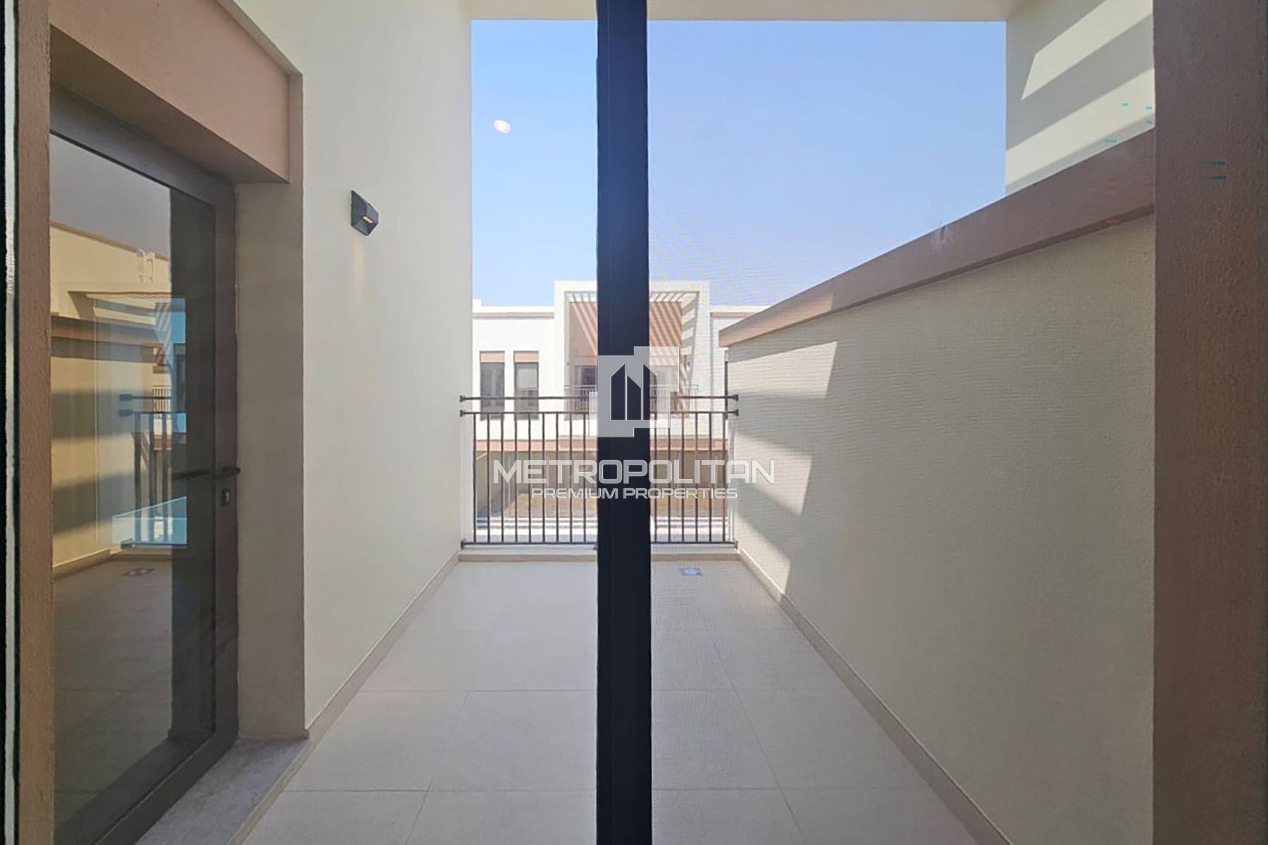 Brand New | Multiple Cheques | Private Garden