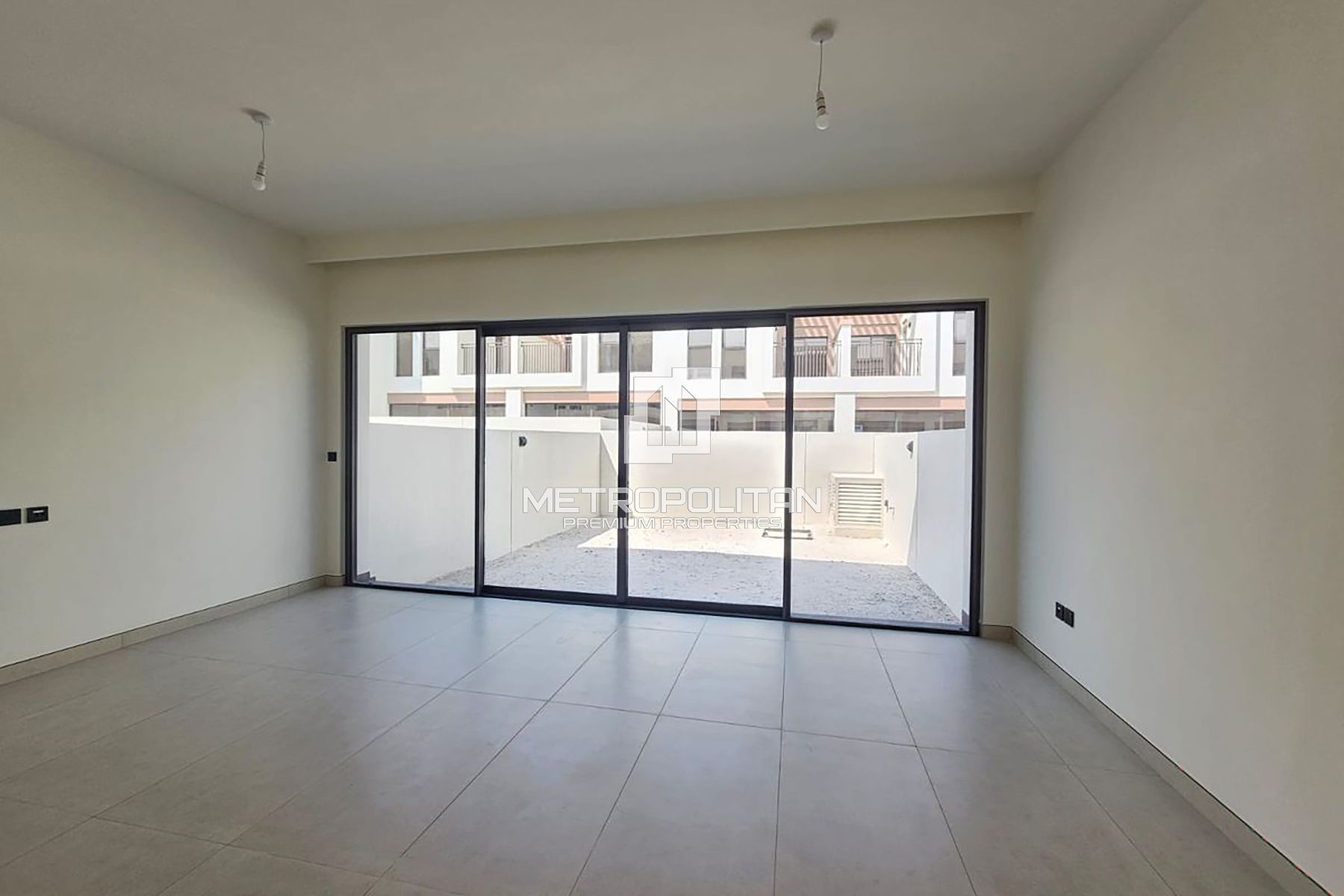 Brand New | Multiple Cheques | Private Garden