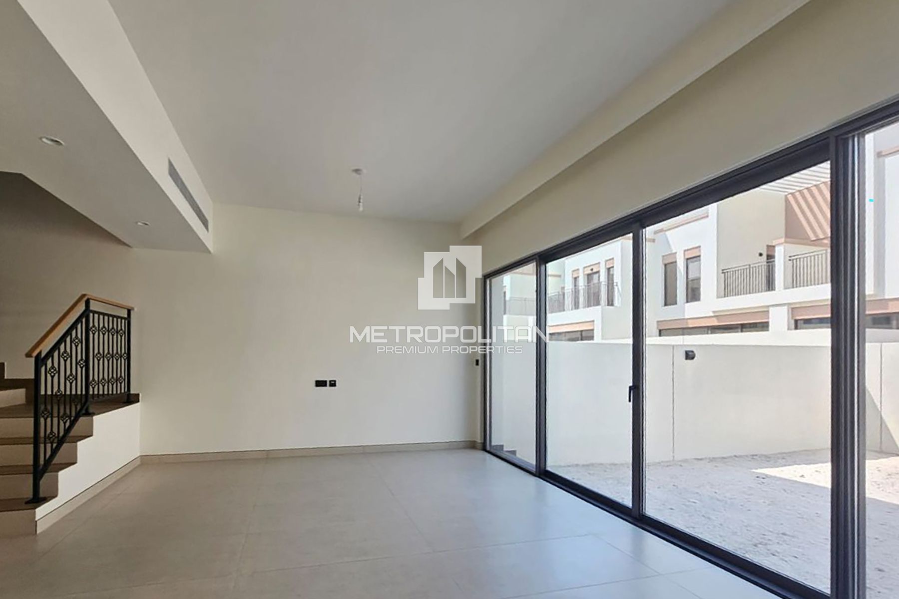 Brand New | Multiple Cheques | Private Garden