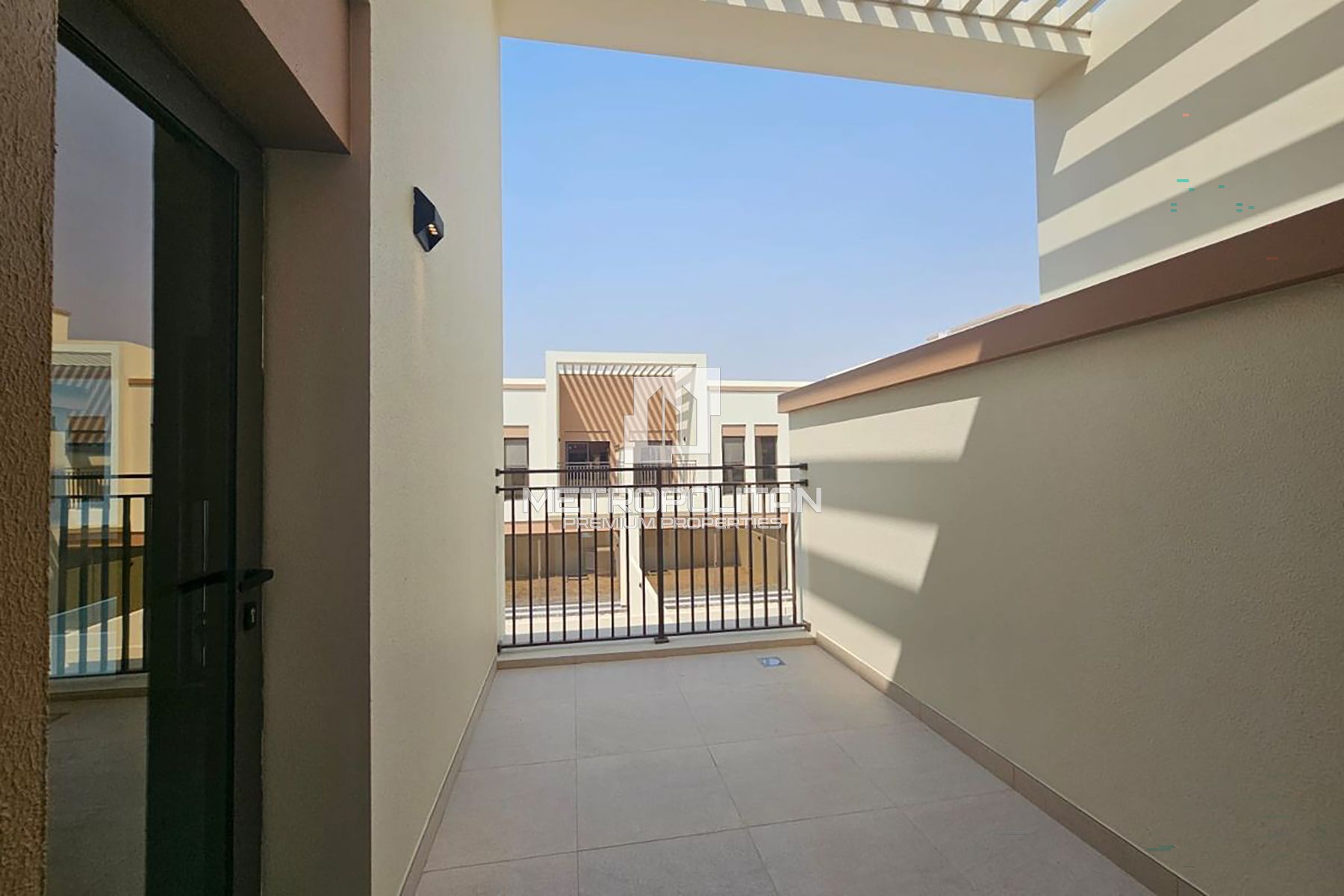 Brand New | Multiple Cheques | Private Garden