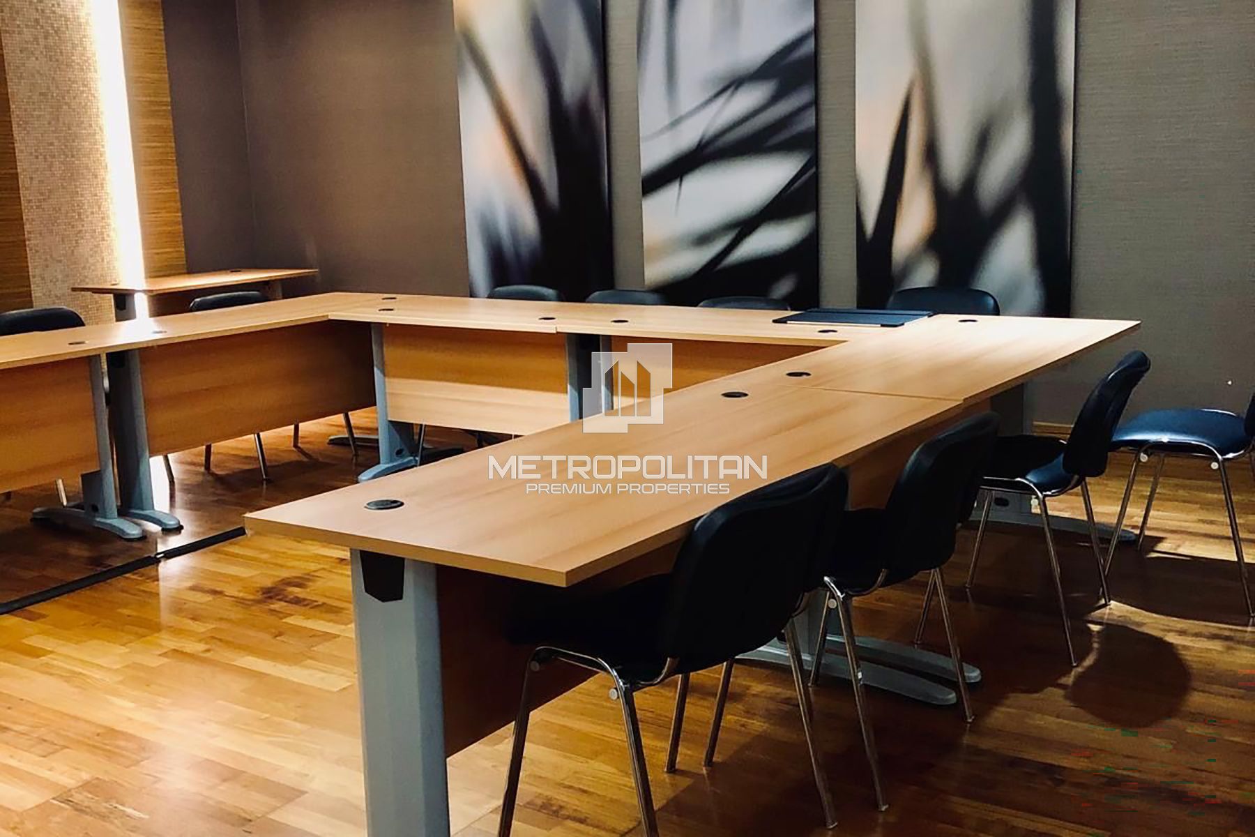 Bright Corner Studio | Canal View | Furnished