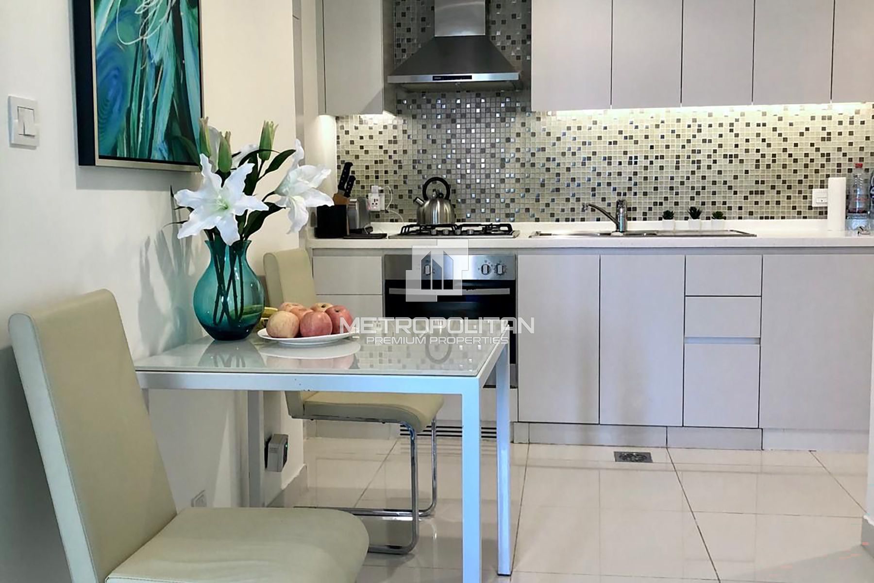 Bright Corner Studio | Canal View | Furnished