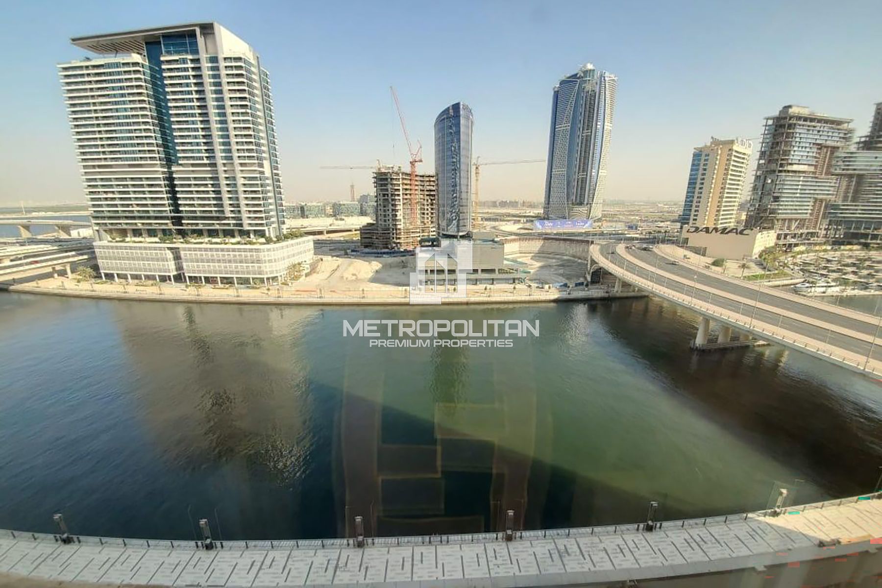 Bright Corner Studio | Canal View | Furnished