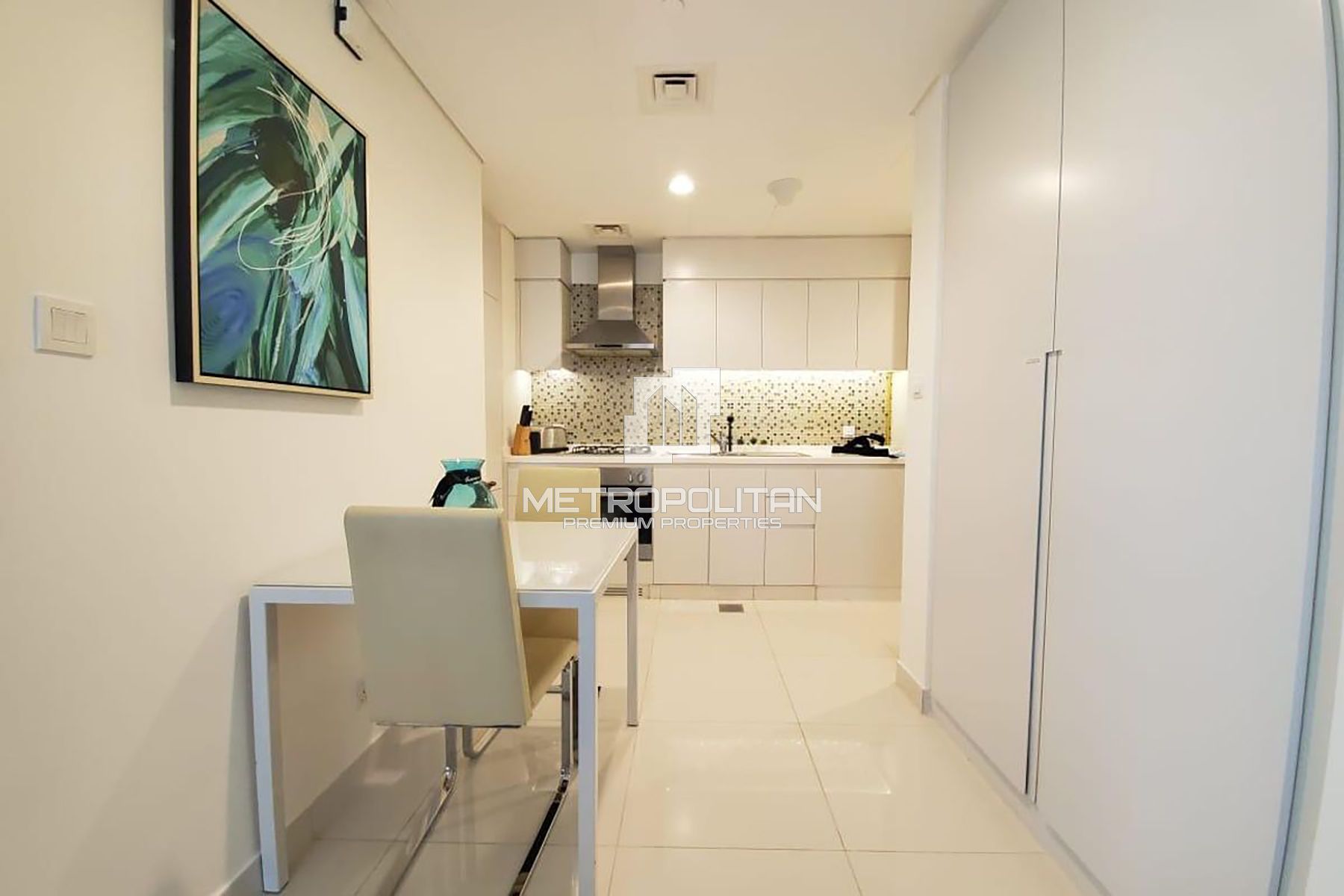 Bright Corner Studio | Canal View | Furnished