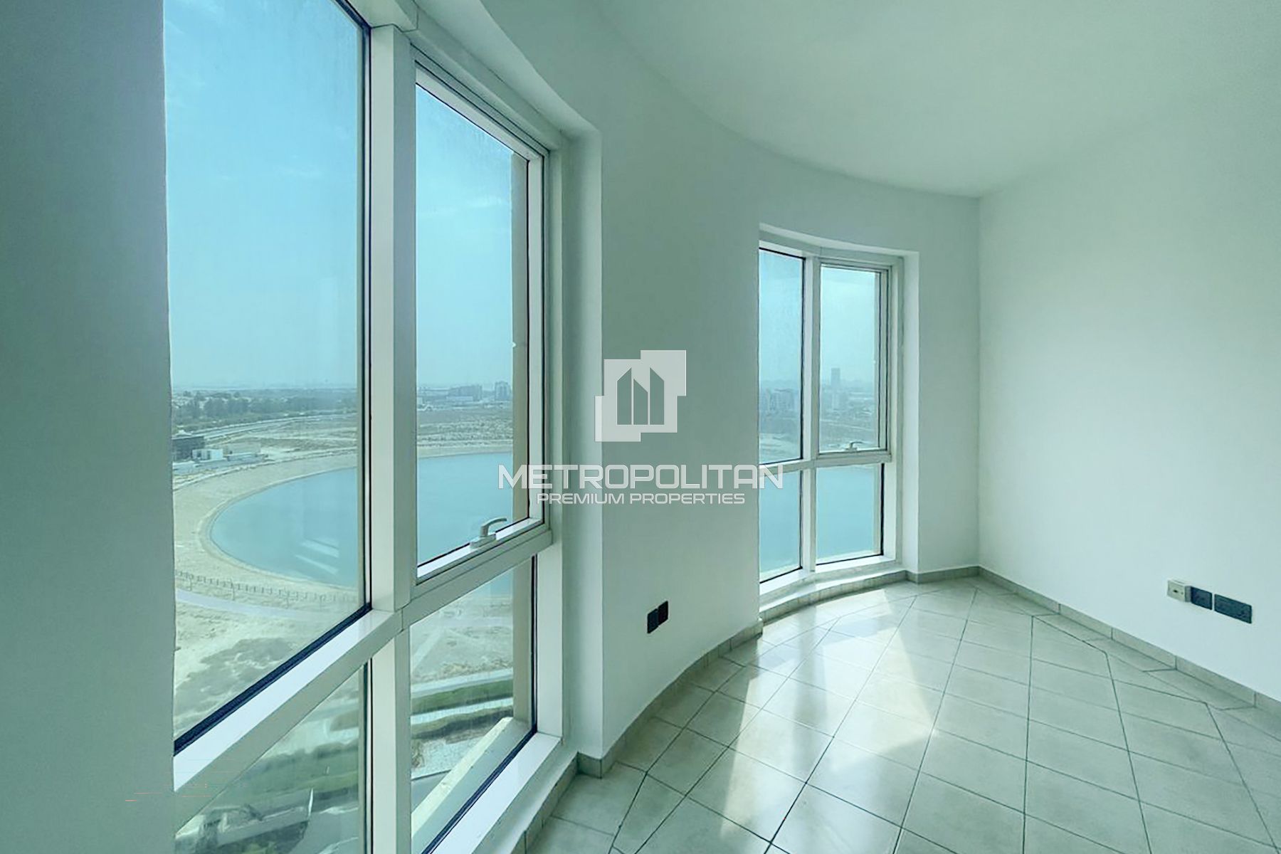 Flexible payment options, renovated, upgraded unit