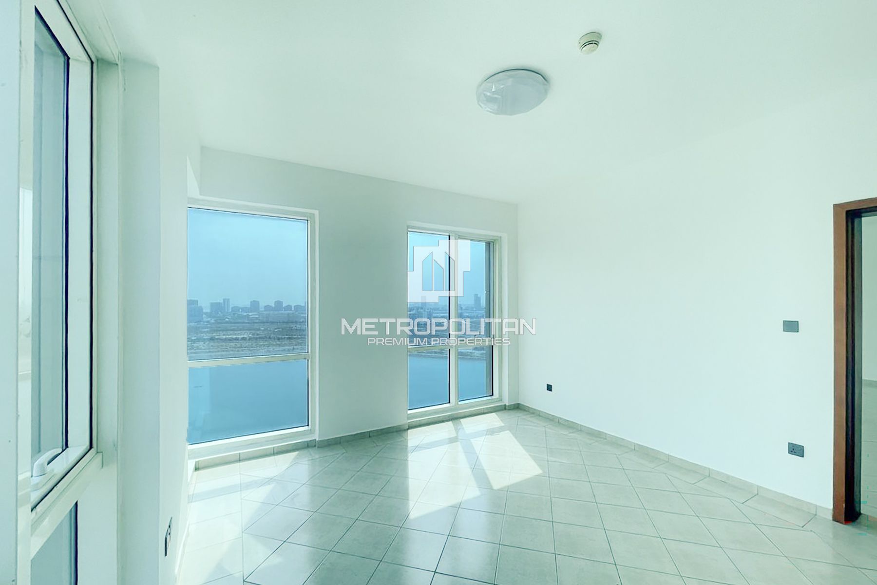 Flexible payment options, renovated, upgraded unit