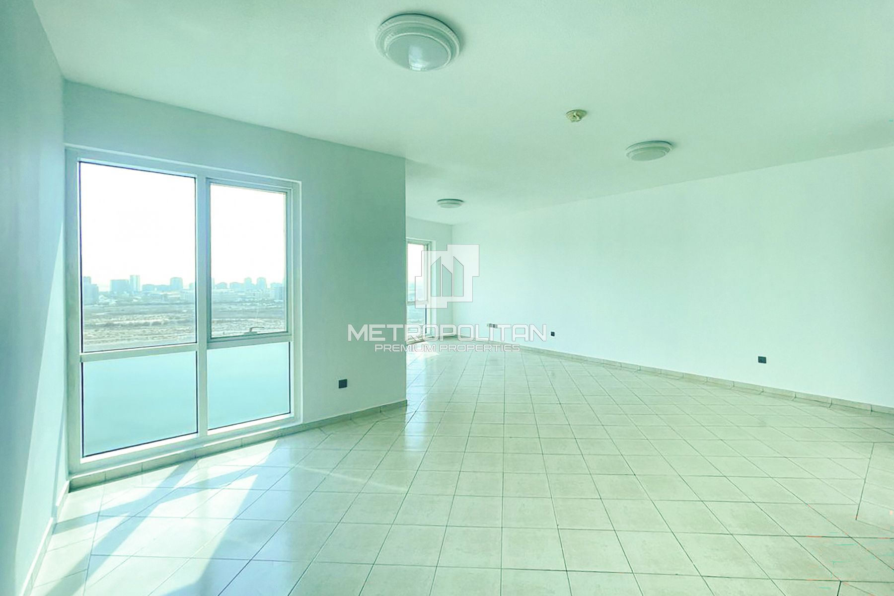 Flexible payment options, renovated, upgraded unit