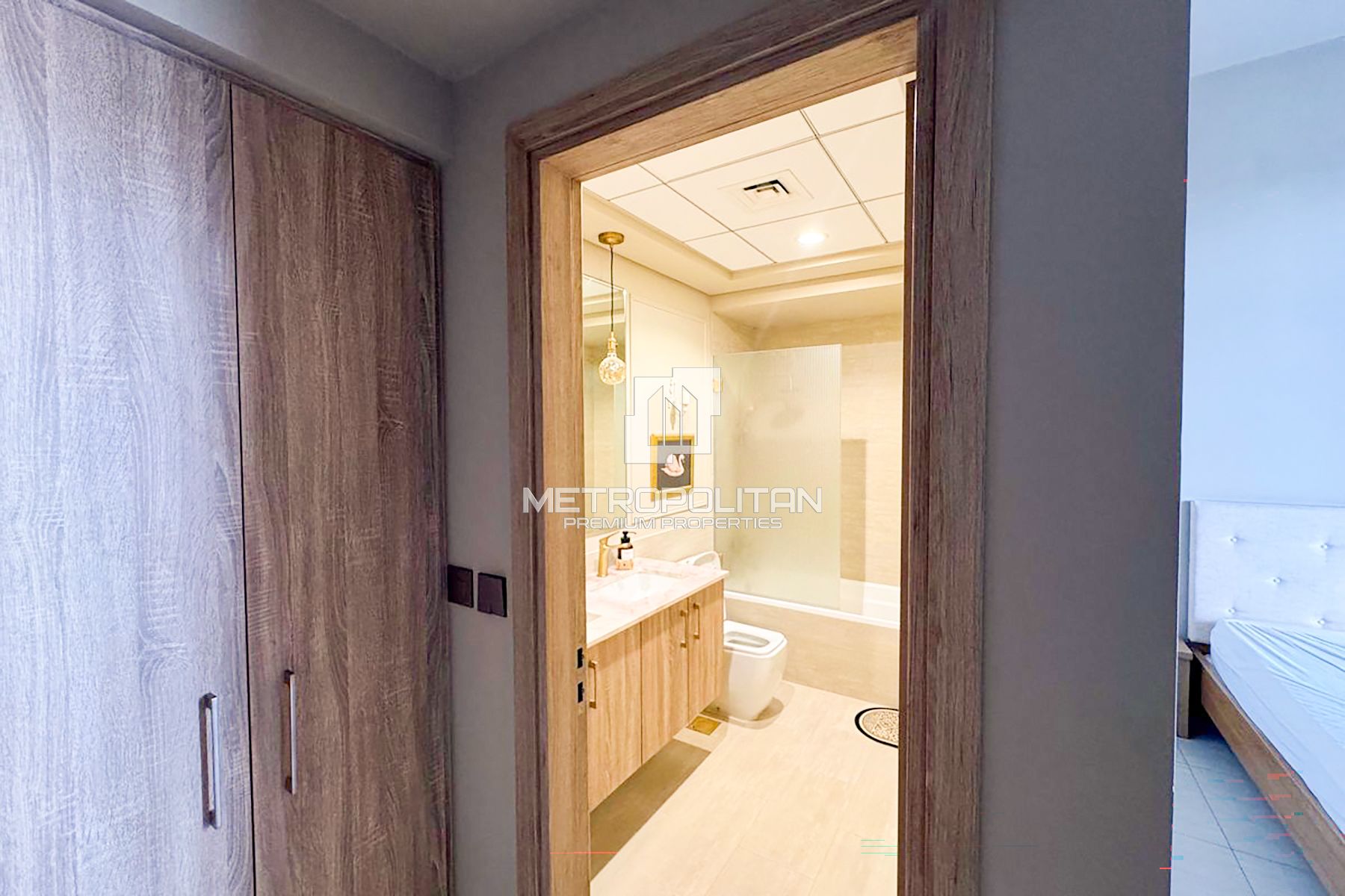 Premium Furnishing | Bright | Spacious Layout