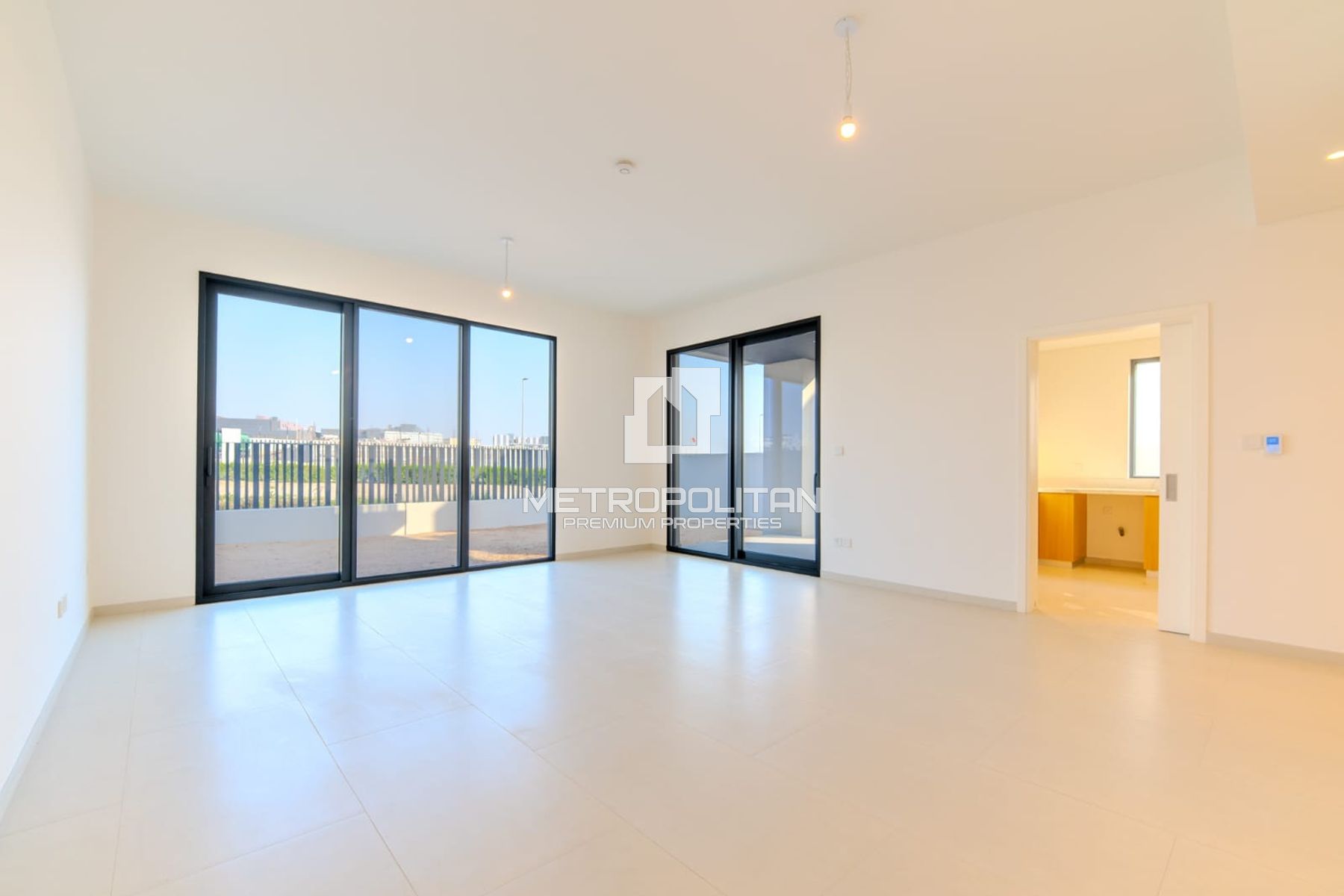 Снять таунхаус в Jebel Ali Village Townhouses, Jebel Ali - MPR-10750