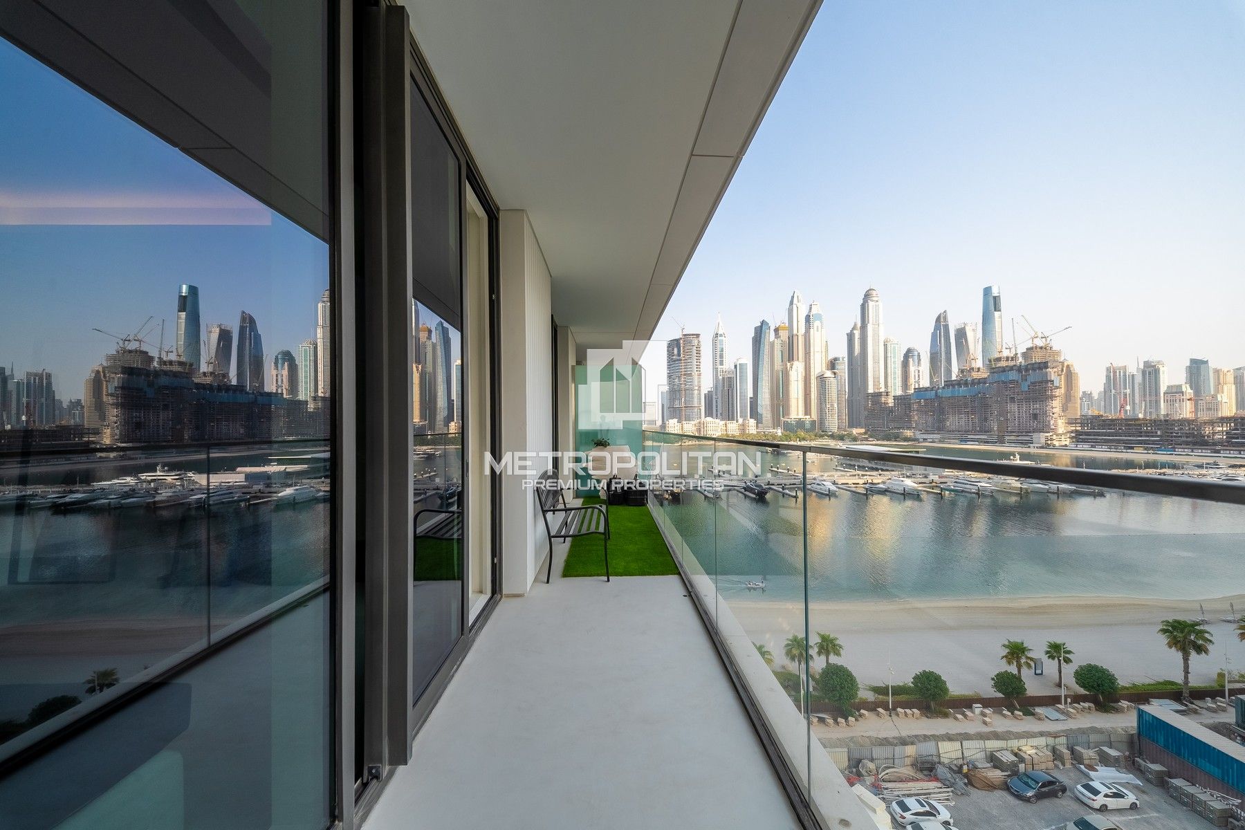 Elegantly Furnished| Beachfront Living | Sea View