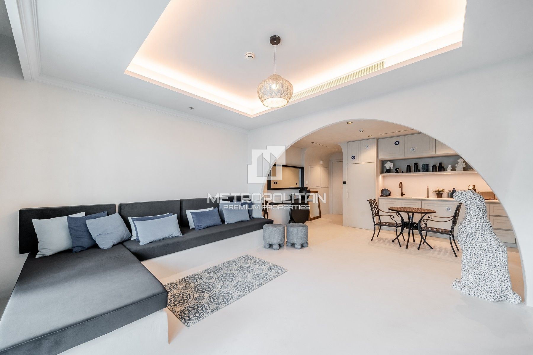 Elegantly Furnished| Beachfront Living | Sea View