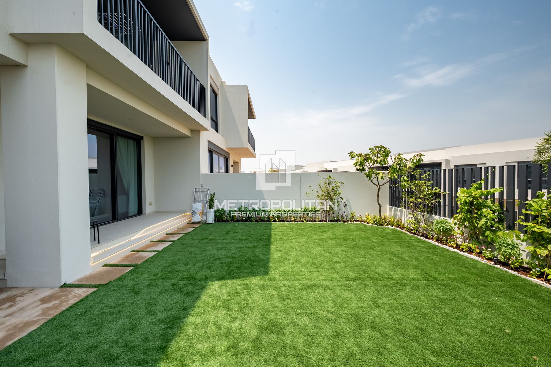 Spacious 3BR Townhouse | Middle Unit | Single Row