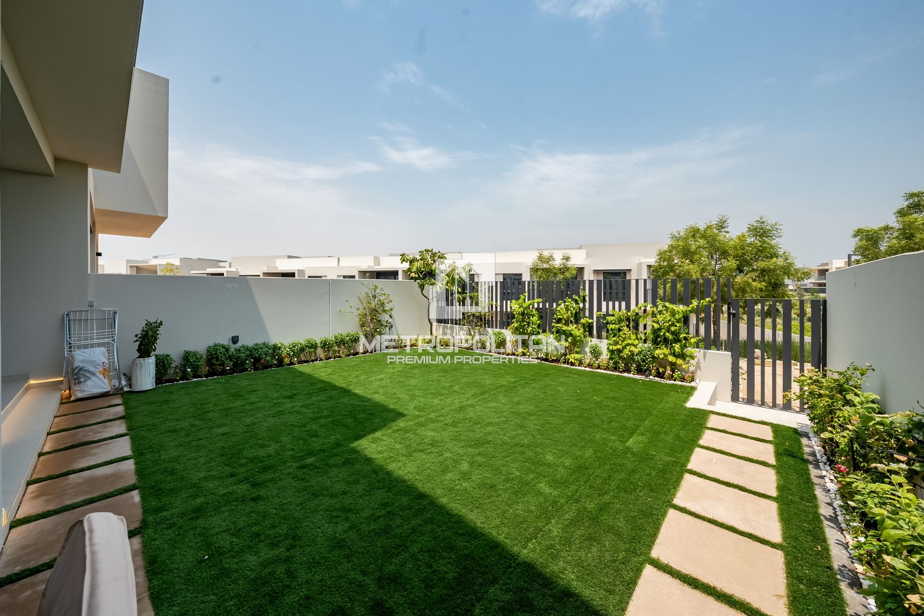 Spacious 3BR Townhouse | Middle Unit | Single Row
