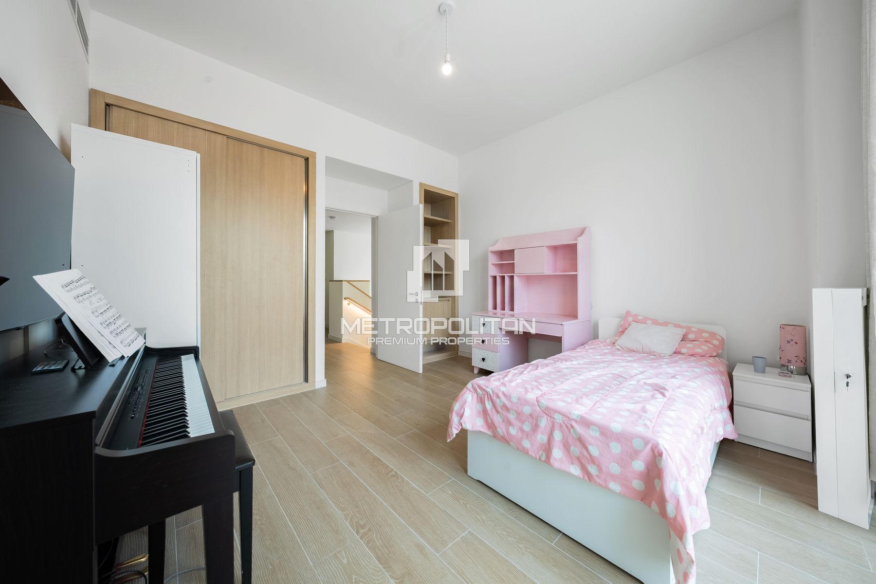 Spacious 3BR Townhouse | Middle Unit | Single Row