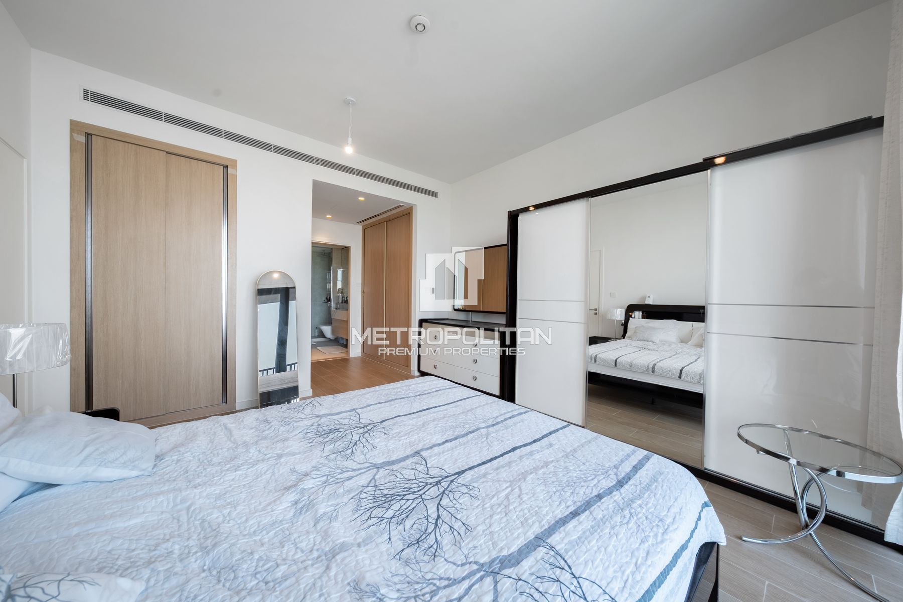 Spacious 3BR Townhouse | Middle Unit | Single Row