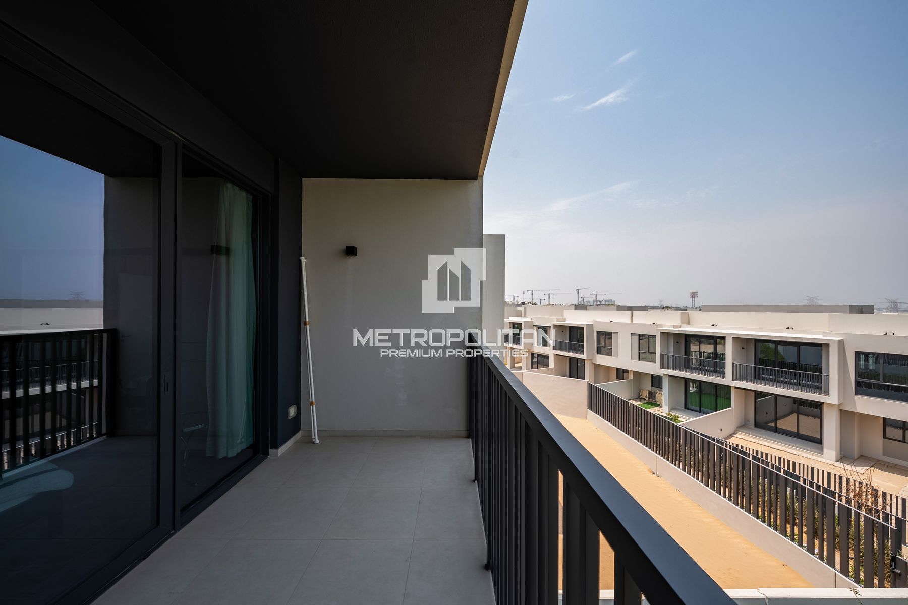 Spacious 3BR Townhouse | Middle Unit | Single Row
