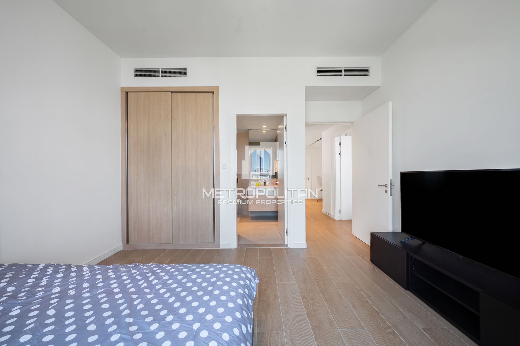 Spacious 3BR Townhouse | Middle Unit | Single Row