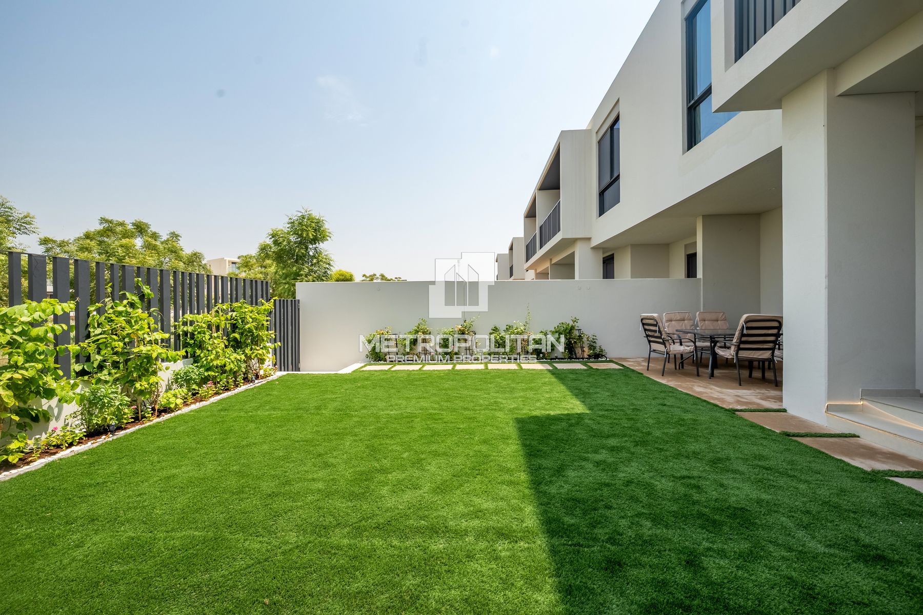 Spacious 3BR Townhouse | Middle Unit | Single Row