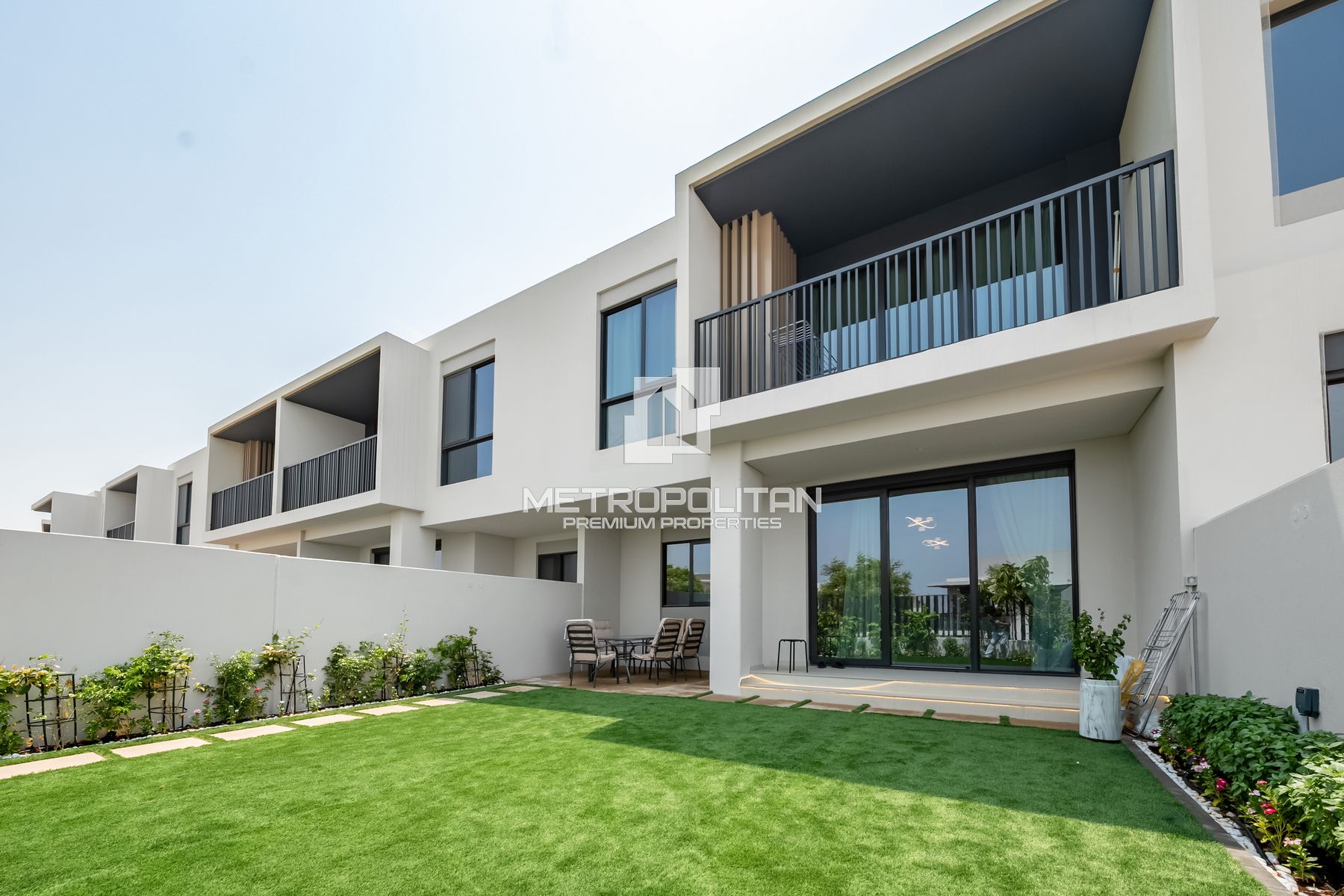 Spacious 3BR Townhouse | Middle Unit | Single Row