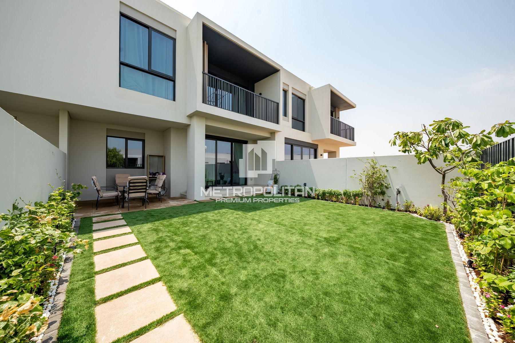 Spacious 3BR Townhouse | Middle Unit | Single Row