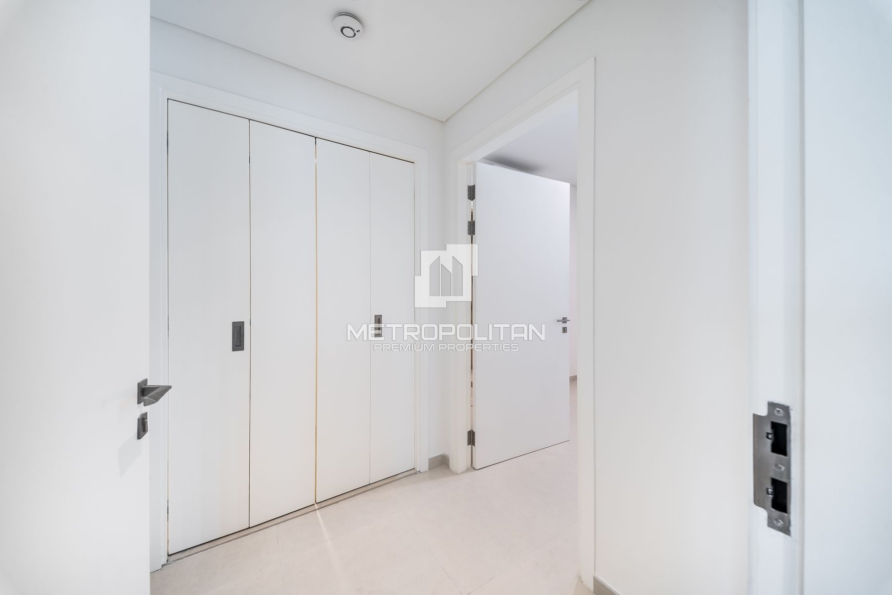 Spacious 4 BR+M | Landscaped Garden | End Unit