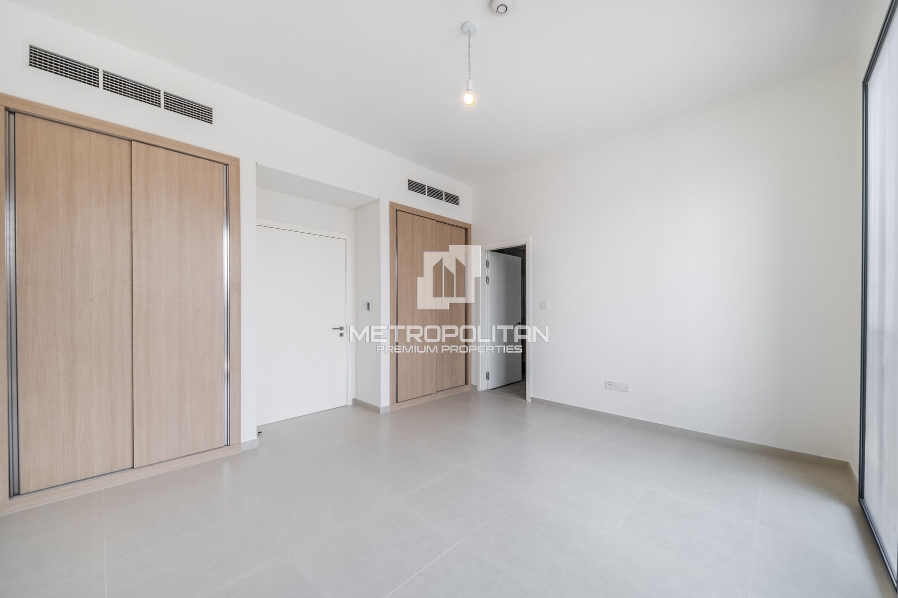Spacious 4 BR+M | Landscaped Garden | End Unit