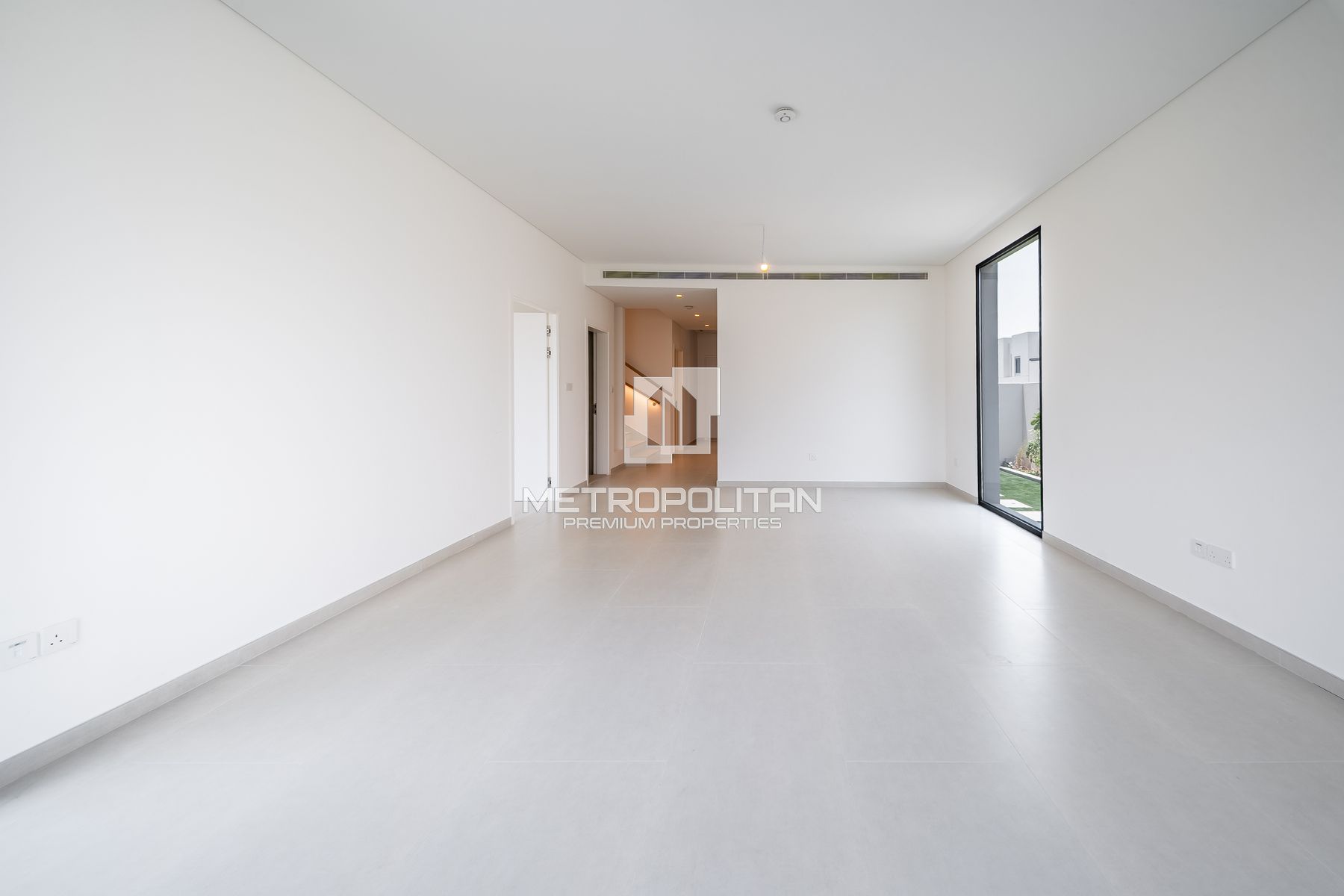 Spacious 4 BR+M | Landscaped Garden | End Unit