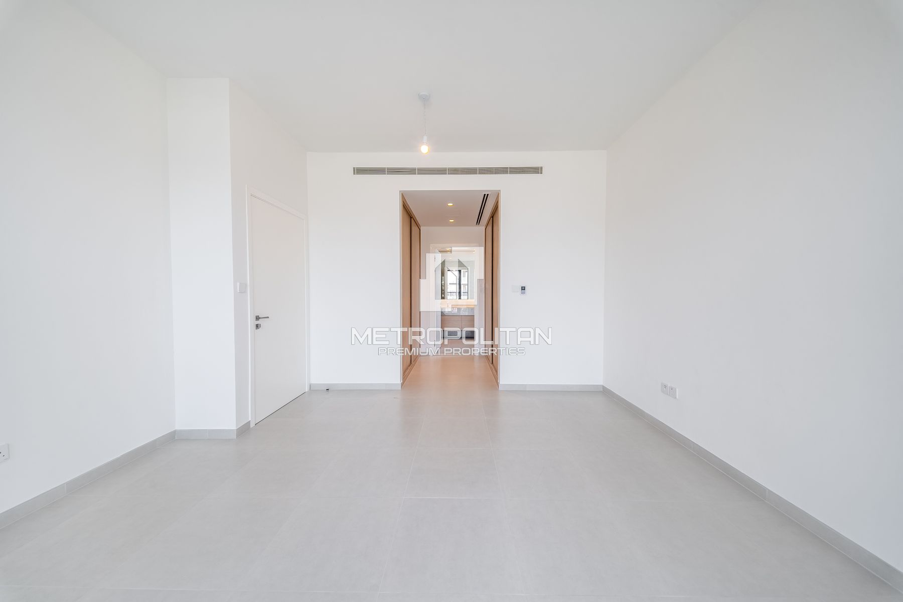 Spacious 4 BR+M | Landscaped Garden | End Unit