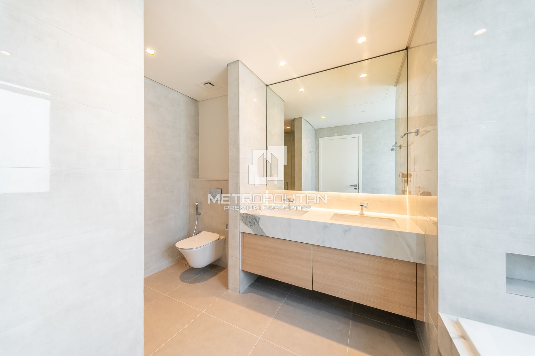 Spacious 4 BR+M | Landscaped Garden | End Unit
