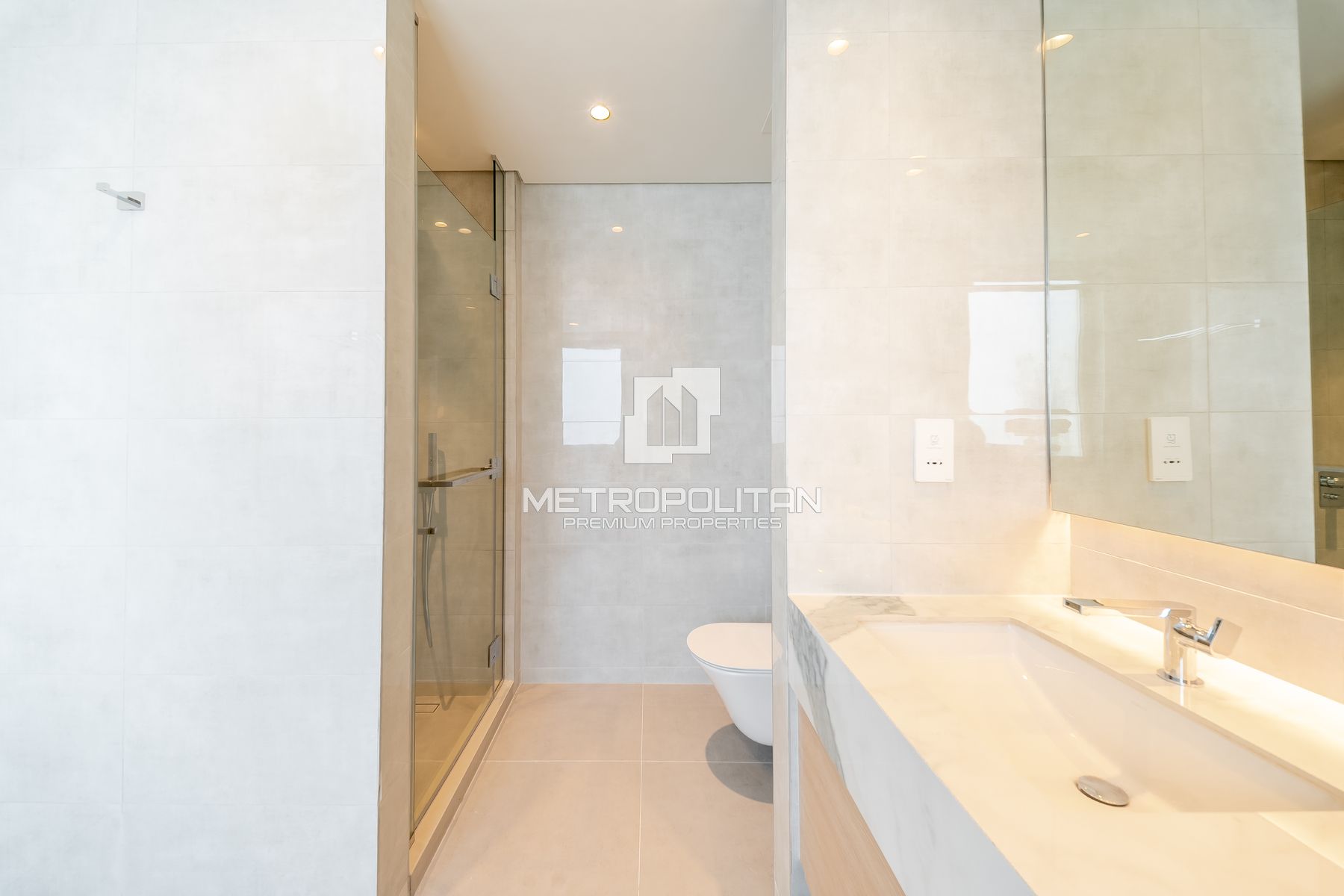 Spacious 4 BR+M | Landscaped Garden | End Unit