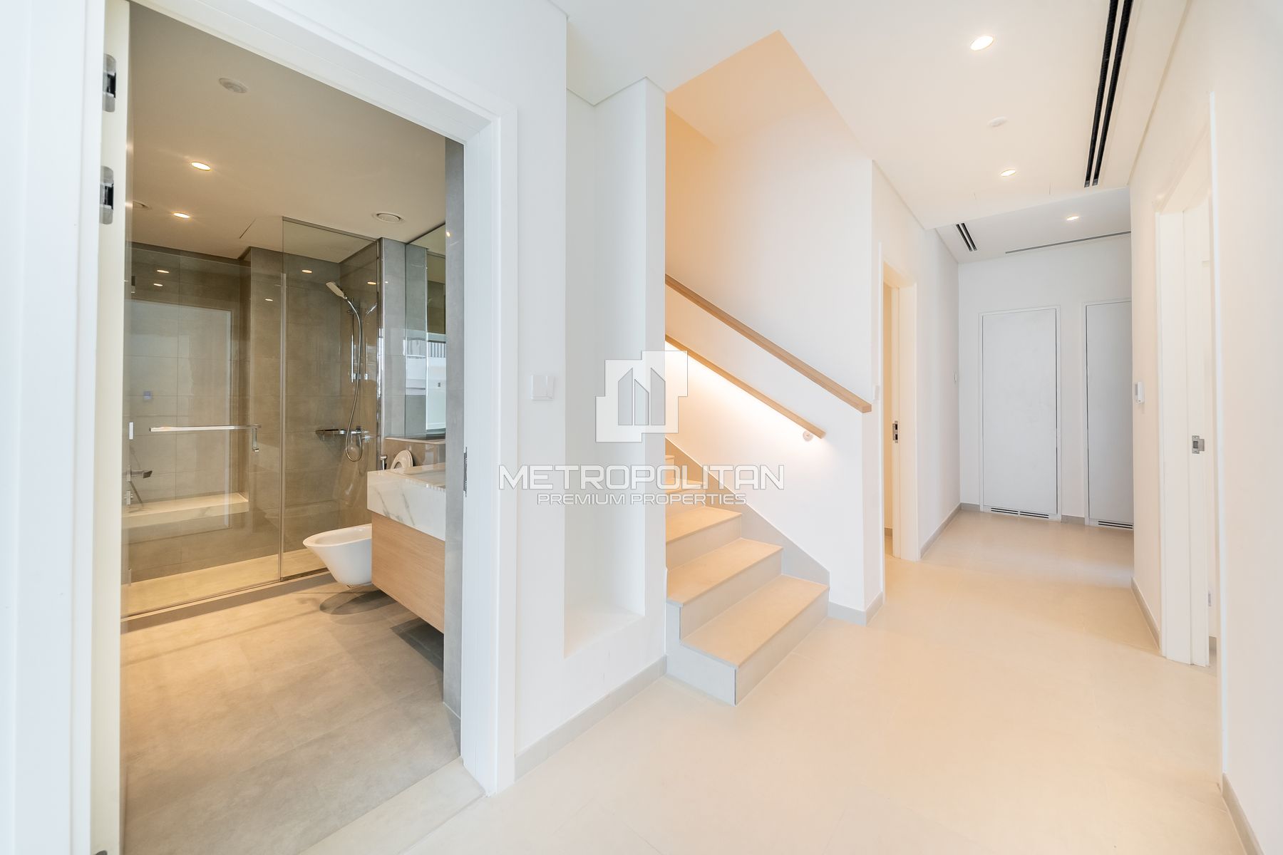 Spacious 4 BR+M | Landscaped Garden | End Unit