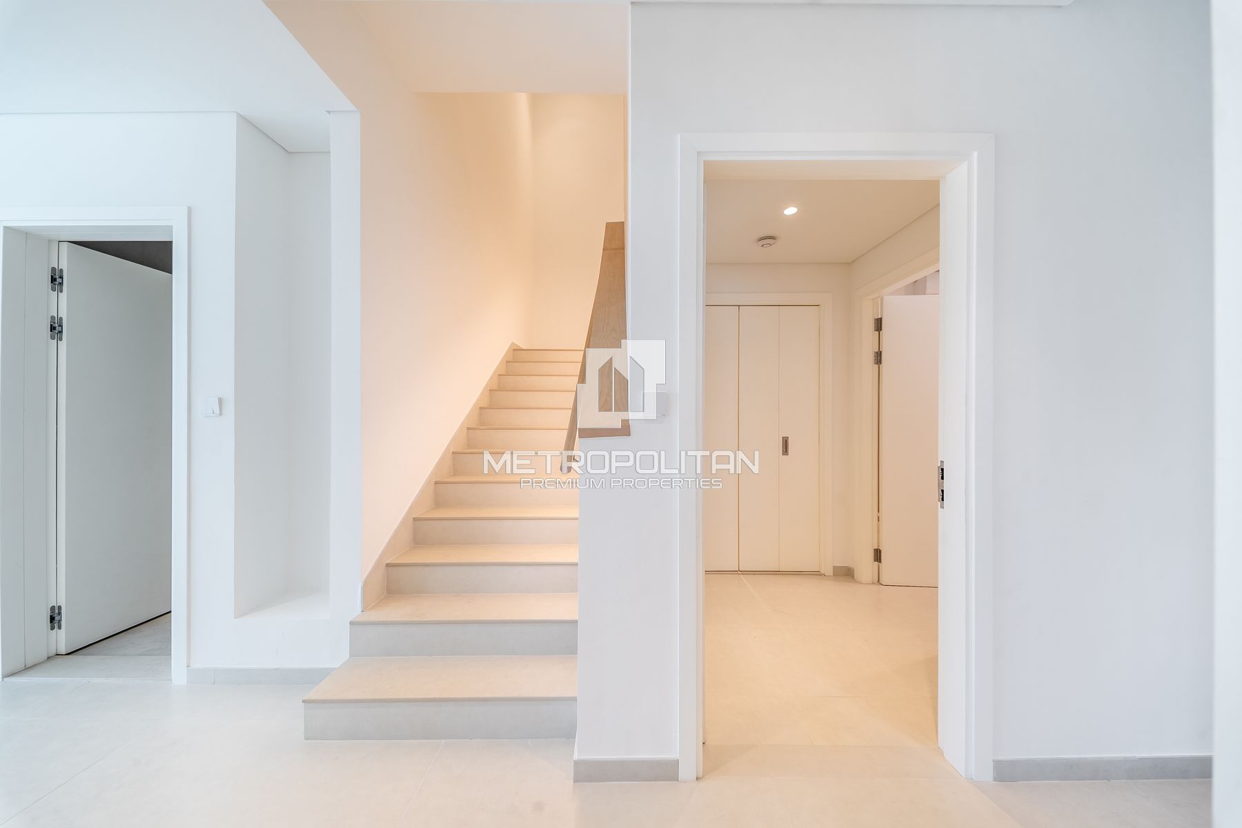 Spacious 4 BR+M | Landscaped Garden | End Unit