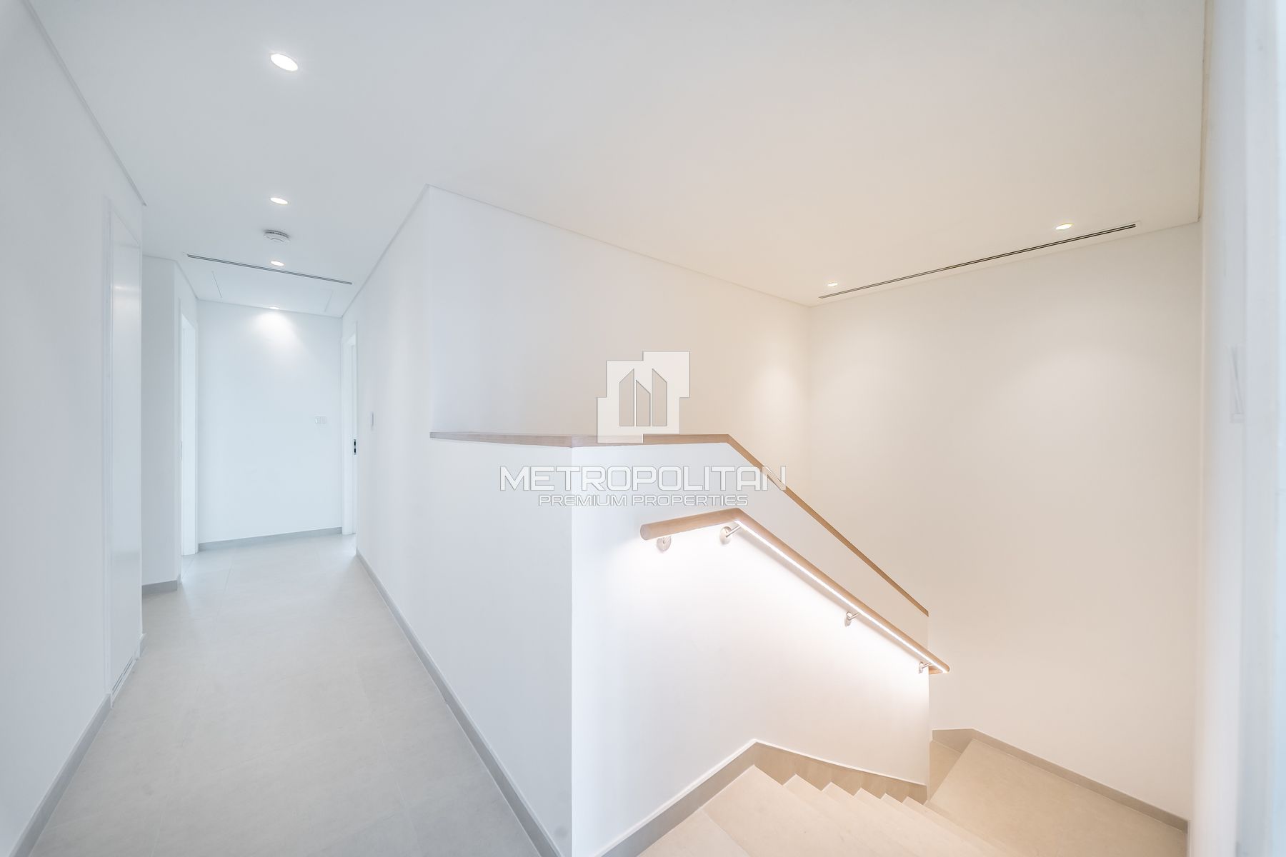Spacious 4 BR+M | Landscaped Garden | End Unit