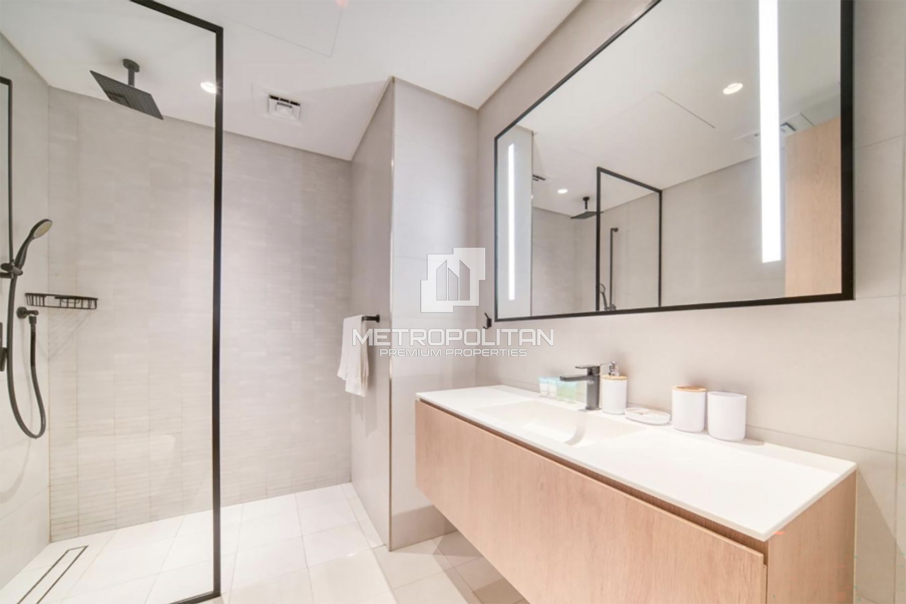 Large Layout | Canal View | With Appliances