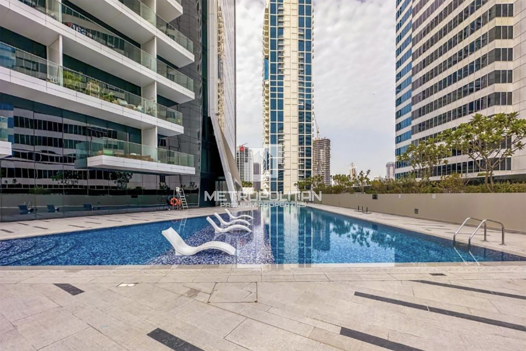Large Layout | Canal View | With Appliances
