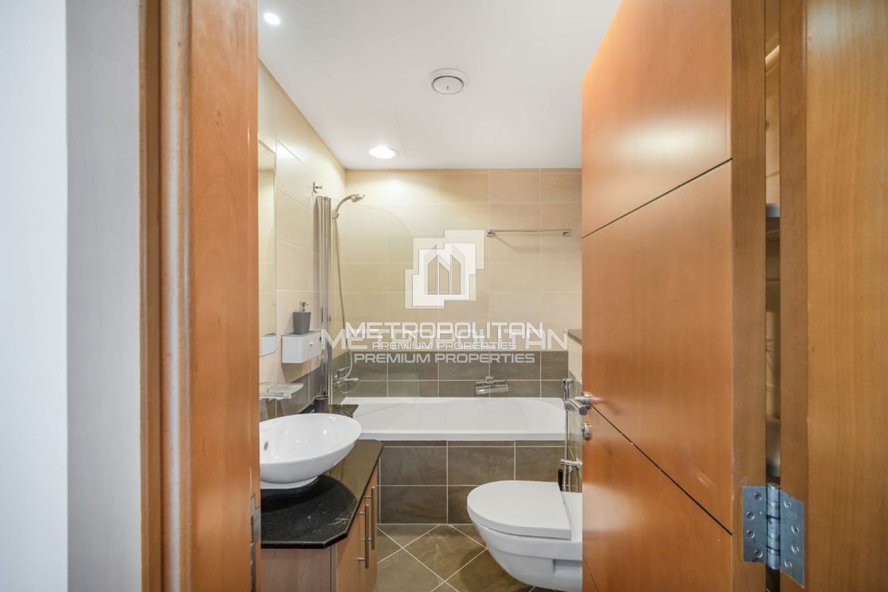 Furnished | High floor | Vacant from November
