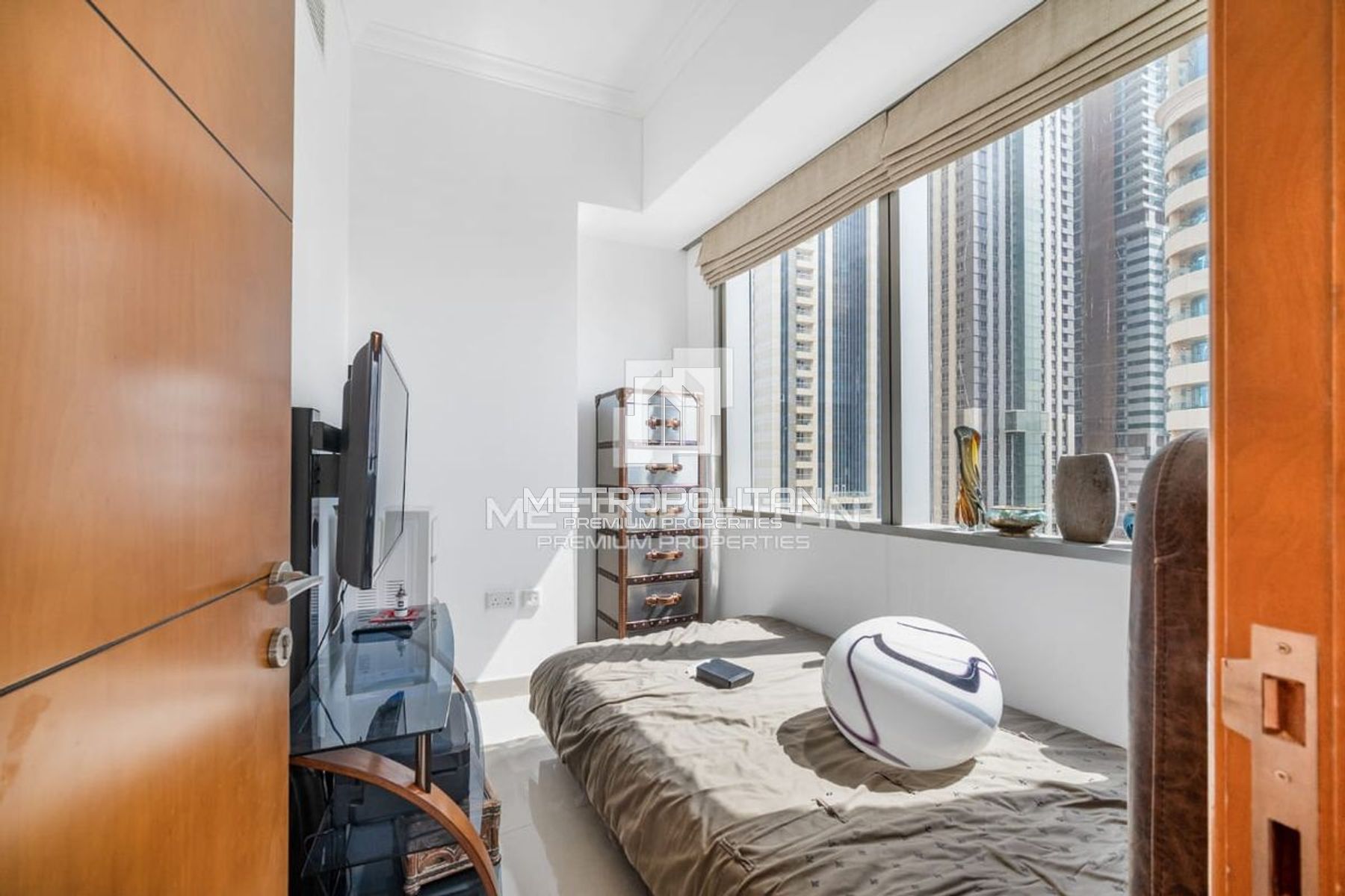 Furnished | High floor | Vacant from November