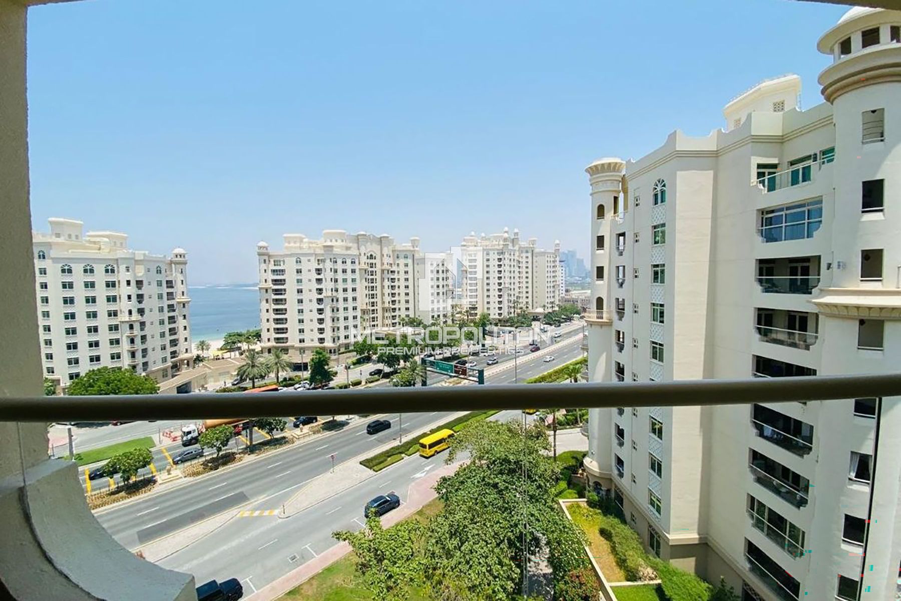 Prime Location | Amazing Views | 2 Parkings