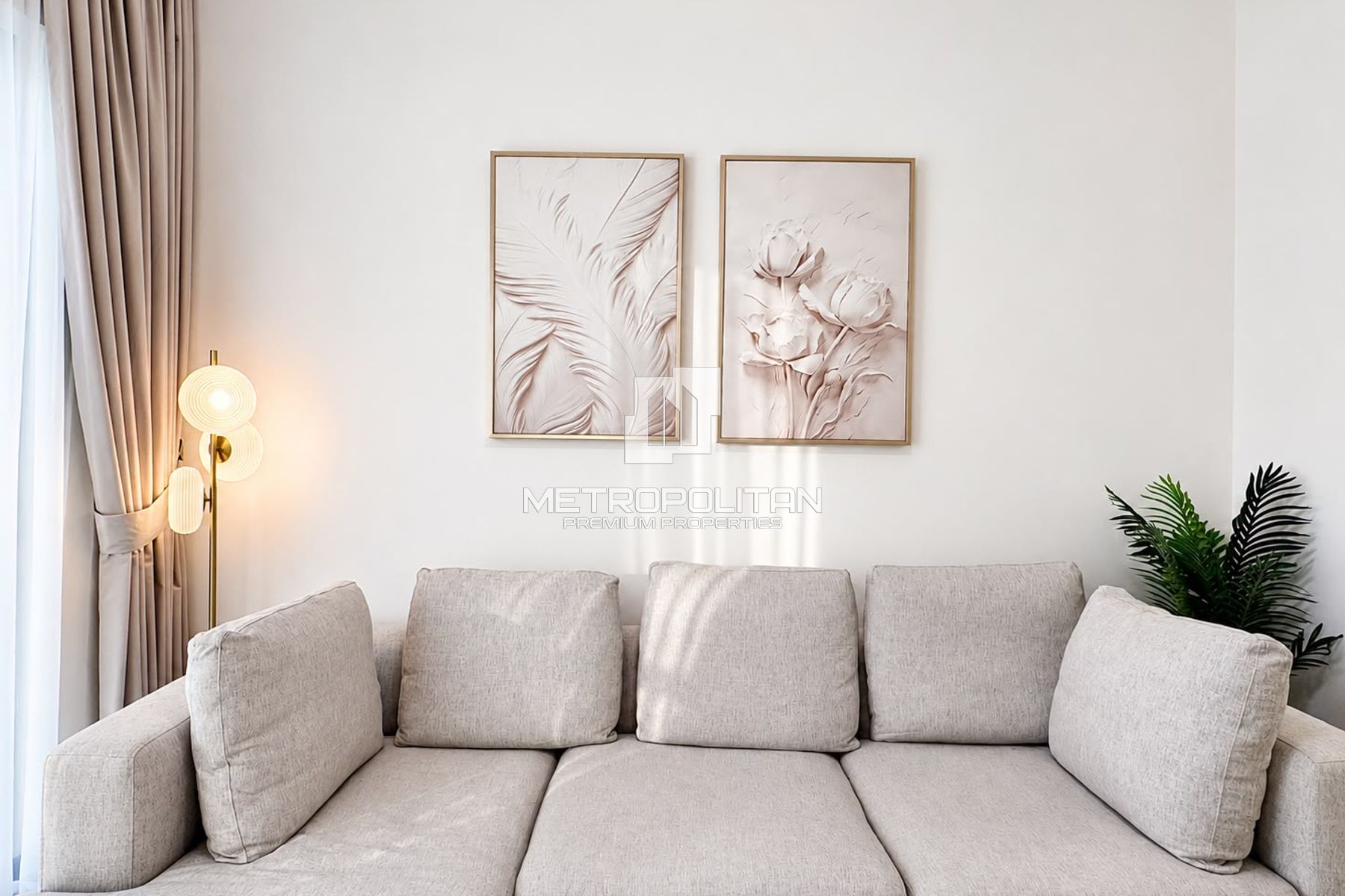 Luxury Furnished 1BR + Study | The Crest