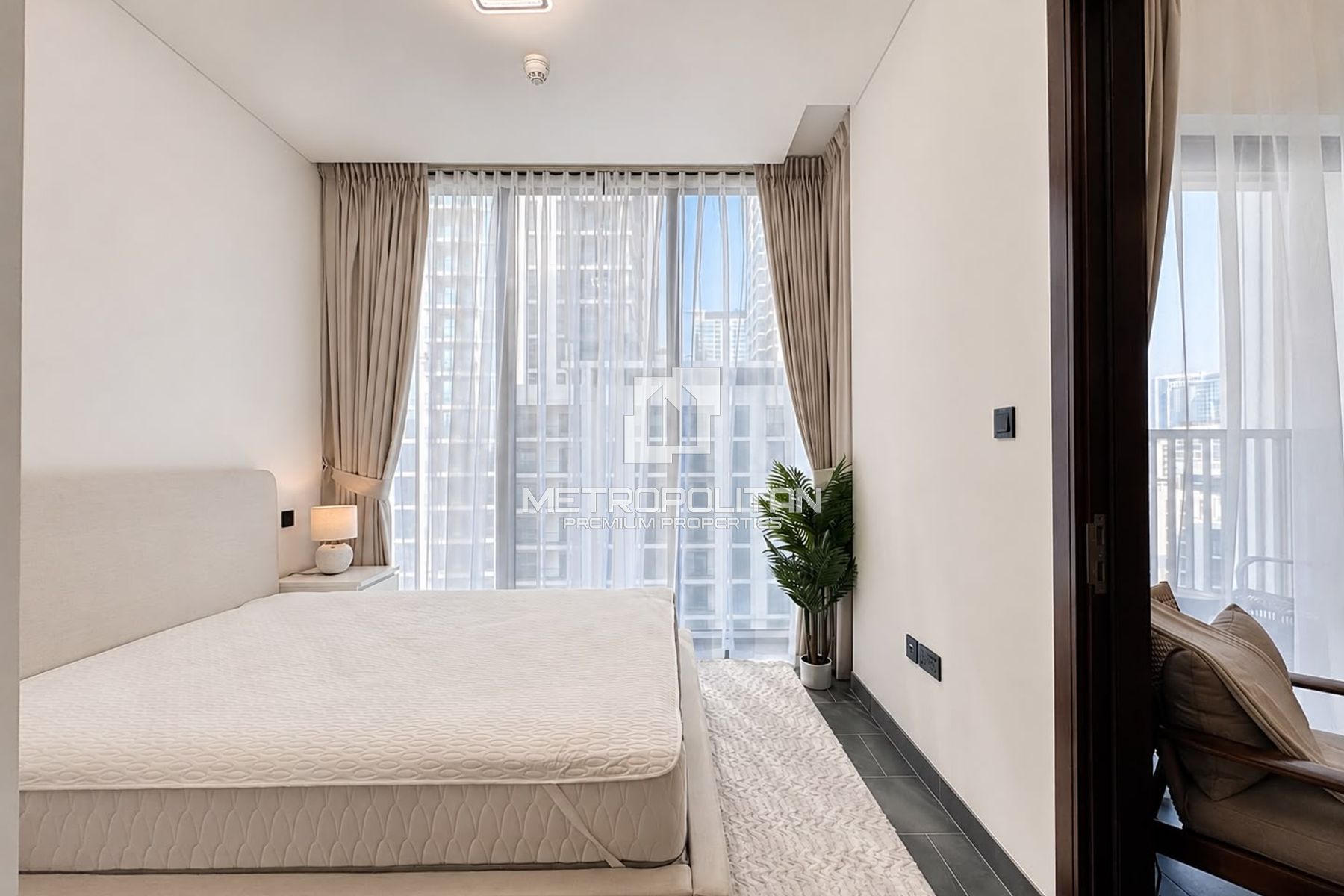 Luxury Furnished 1BR + Study | The Crest