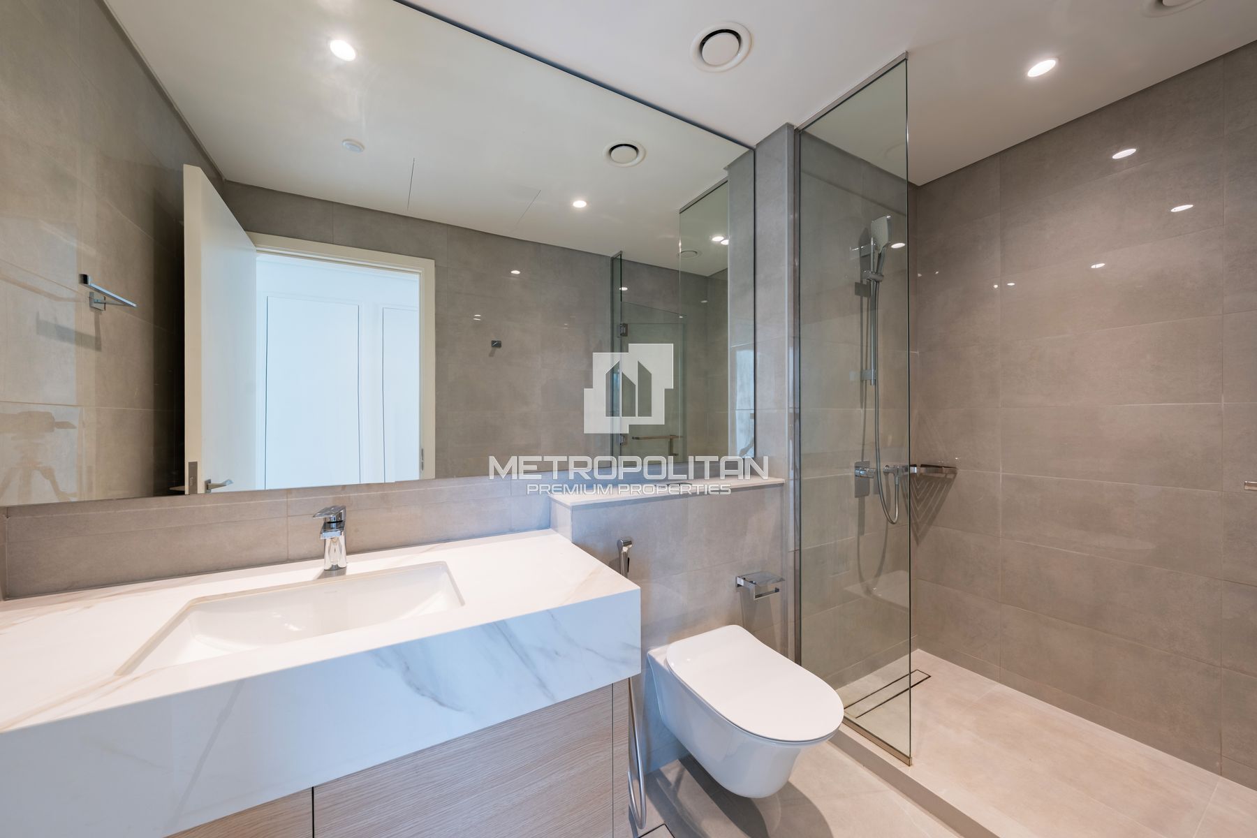 Spacious | Ready to Move-in | Corner | 2 Cheques