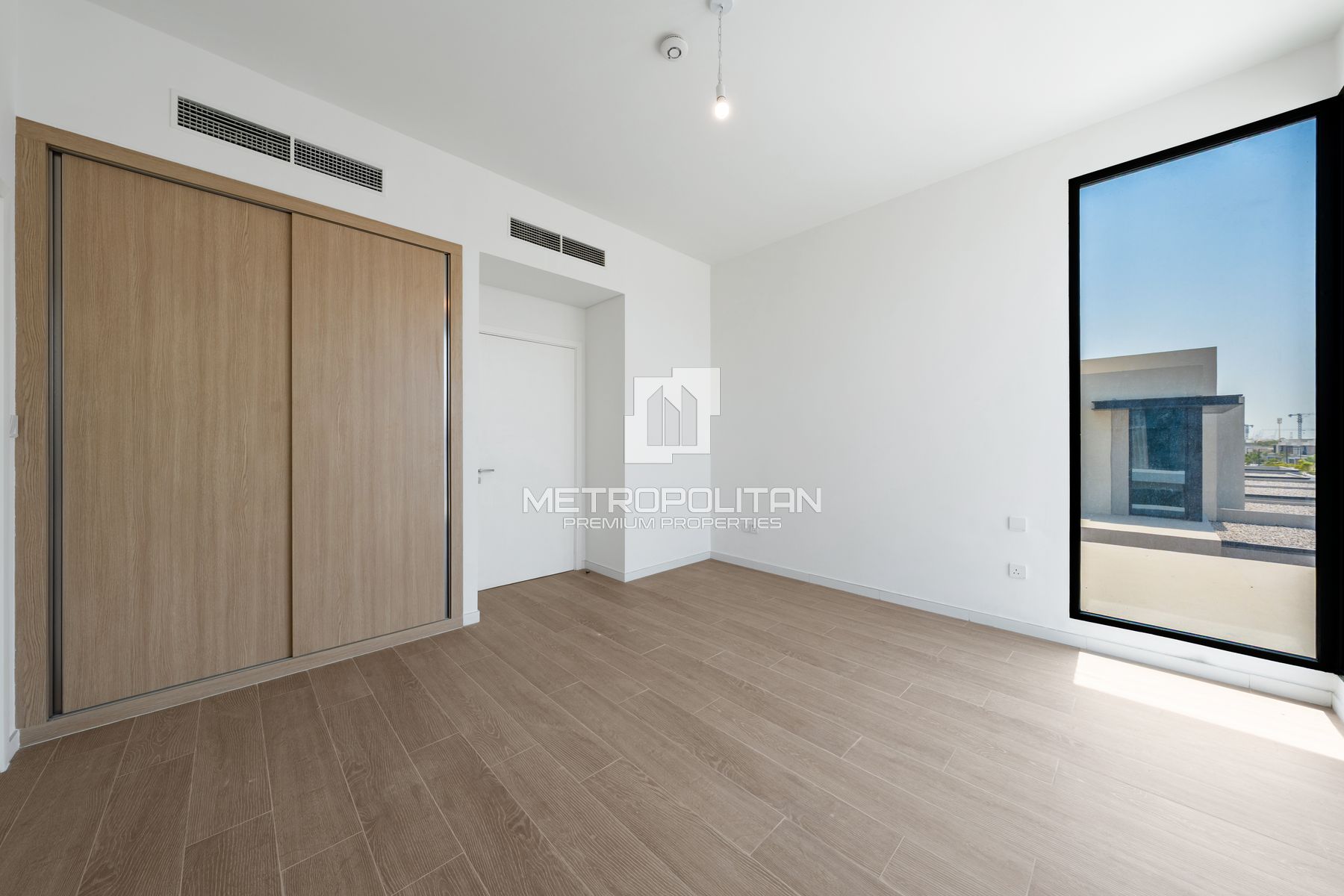 Spacious | Ready to Move-in | Corner | 2 Cheques
