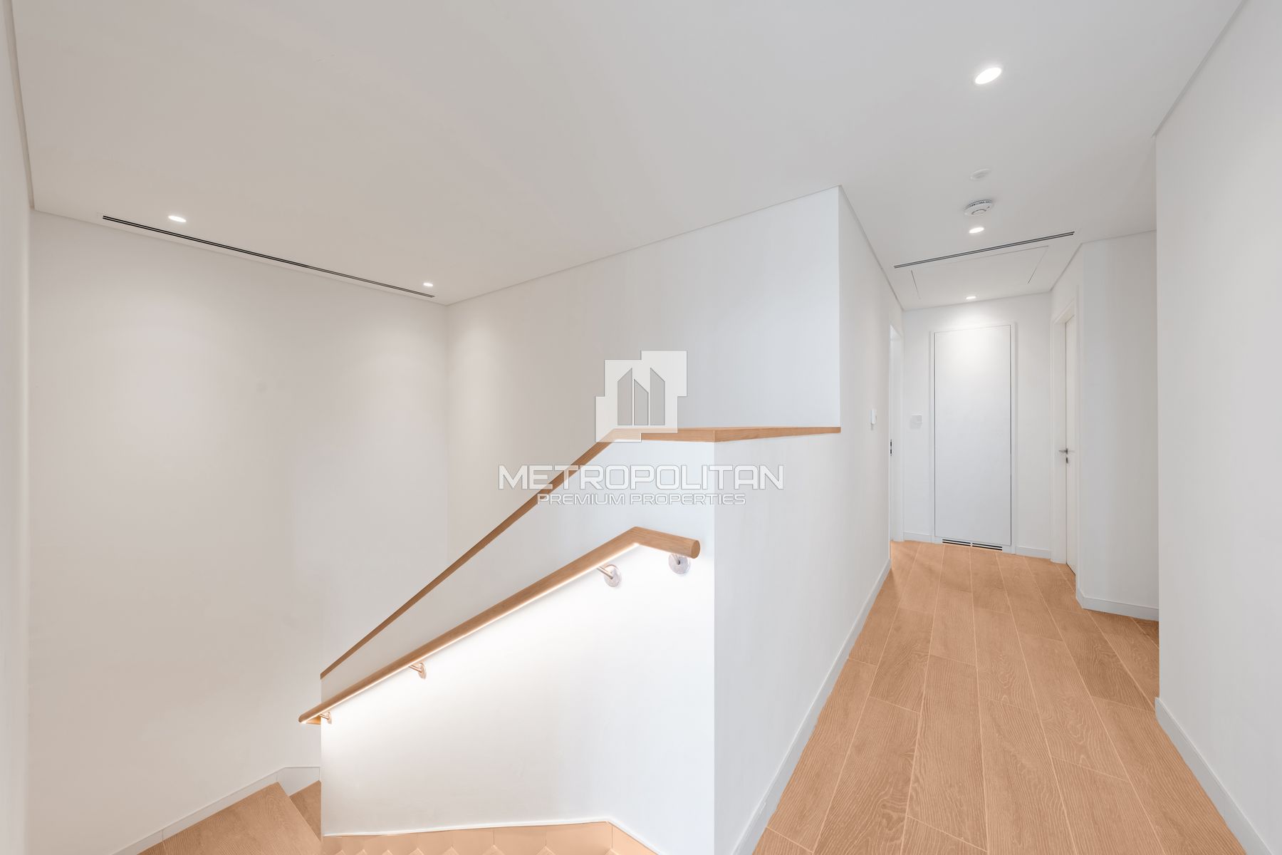 Spacious | Ready to Move-in | Corner | 2 Cheques