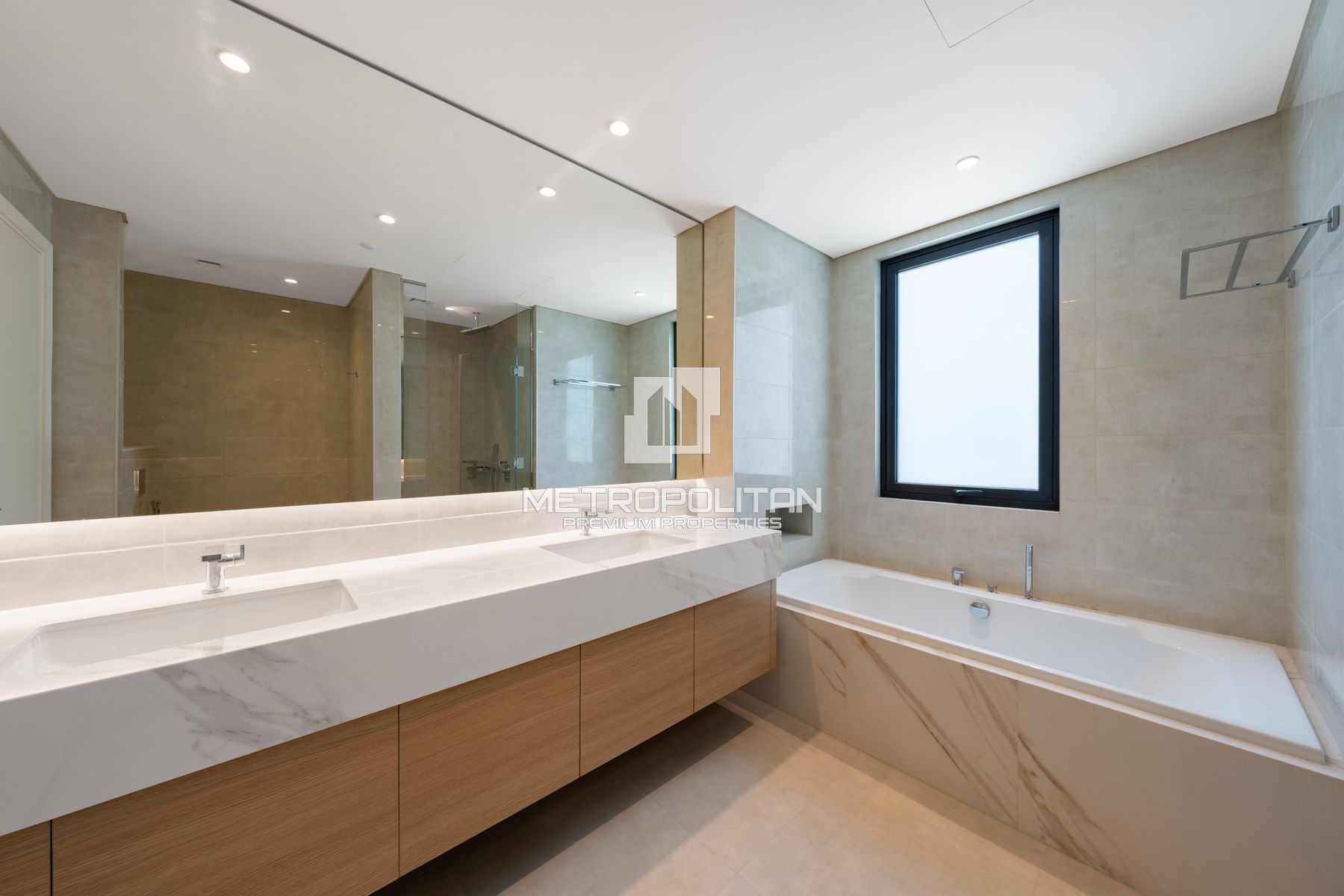 Spacious | Ready to Move-in | Corner | 2 Cheques