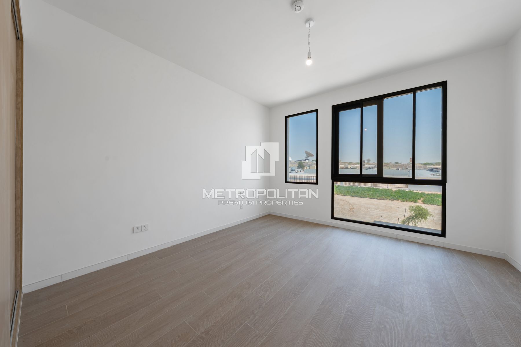 Spacious | Ready to Move-in | Corner | 2 Cheques