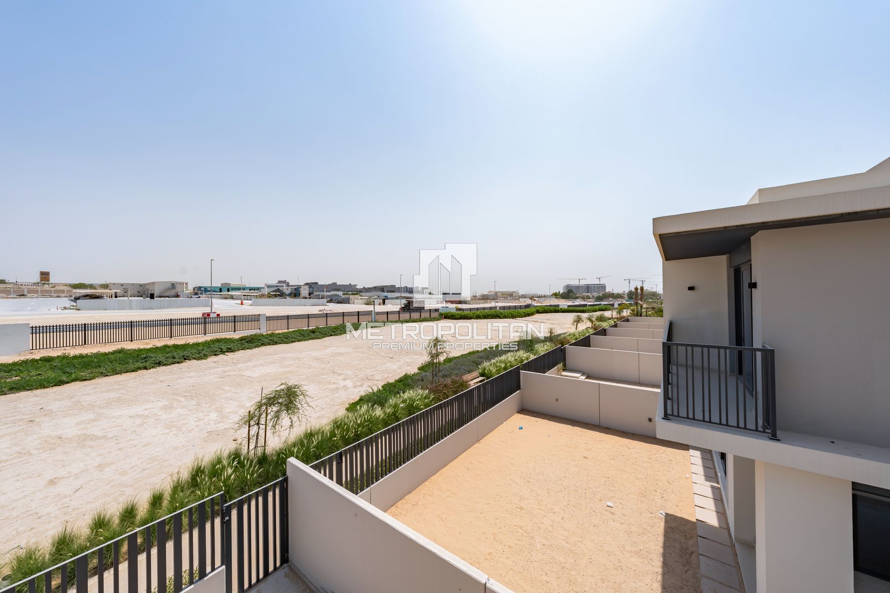 Spacious | Ready to Move-in | Corner | 2 Cheques