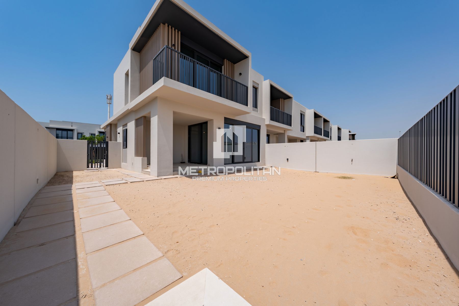 Spacious | Ready to Move-in | Corner | 2 Cheques