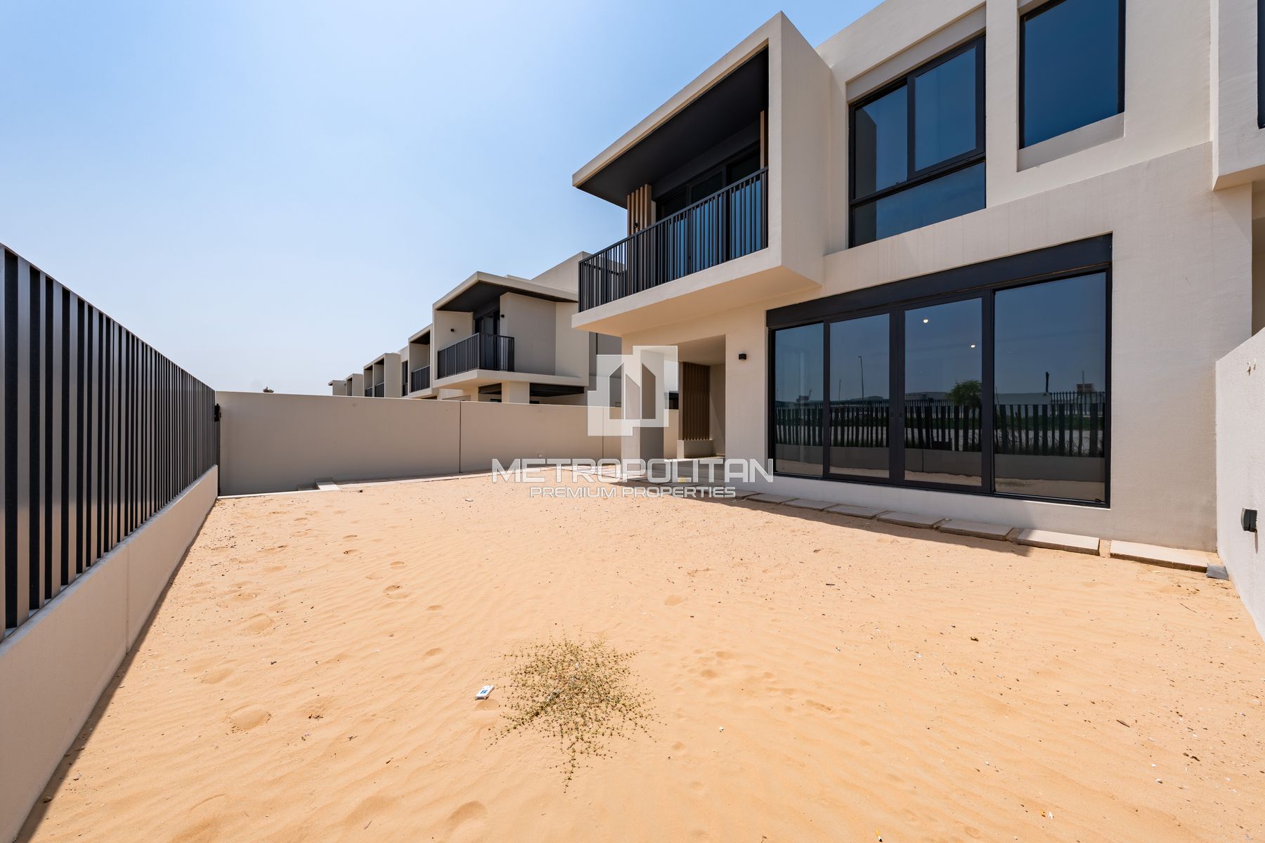 Spacious | Ready to Move-in | Corner | 2 Cheques