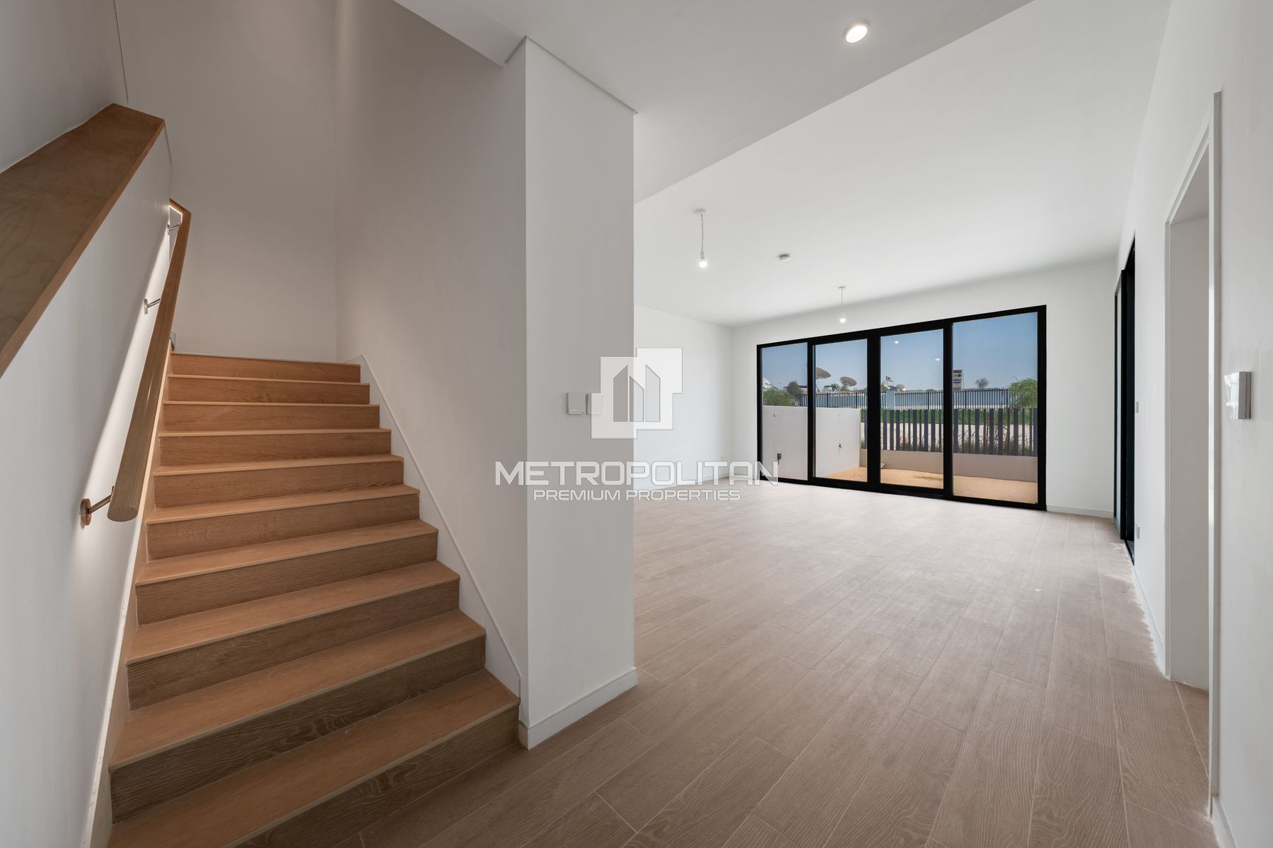 Spacious | Ready to Move-in | Corner | 2 Cheques